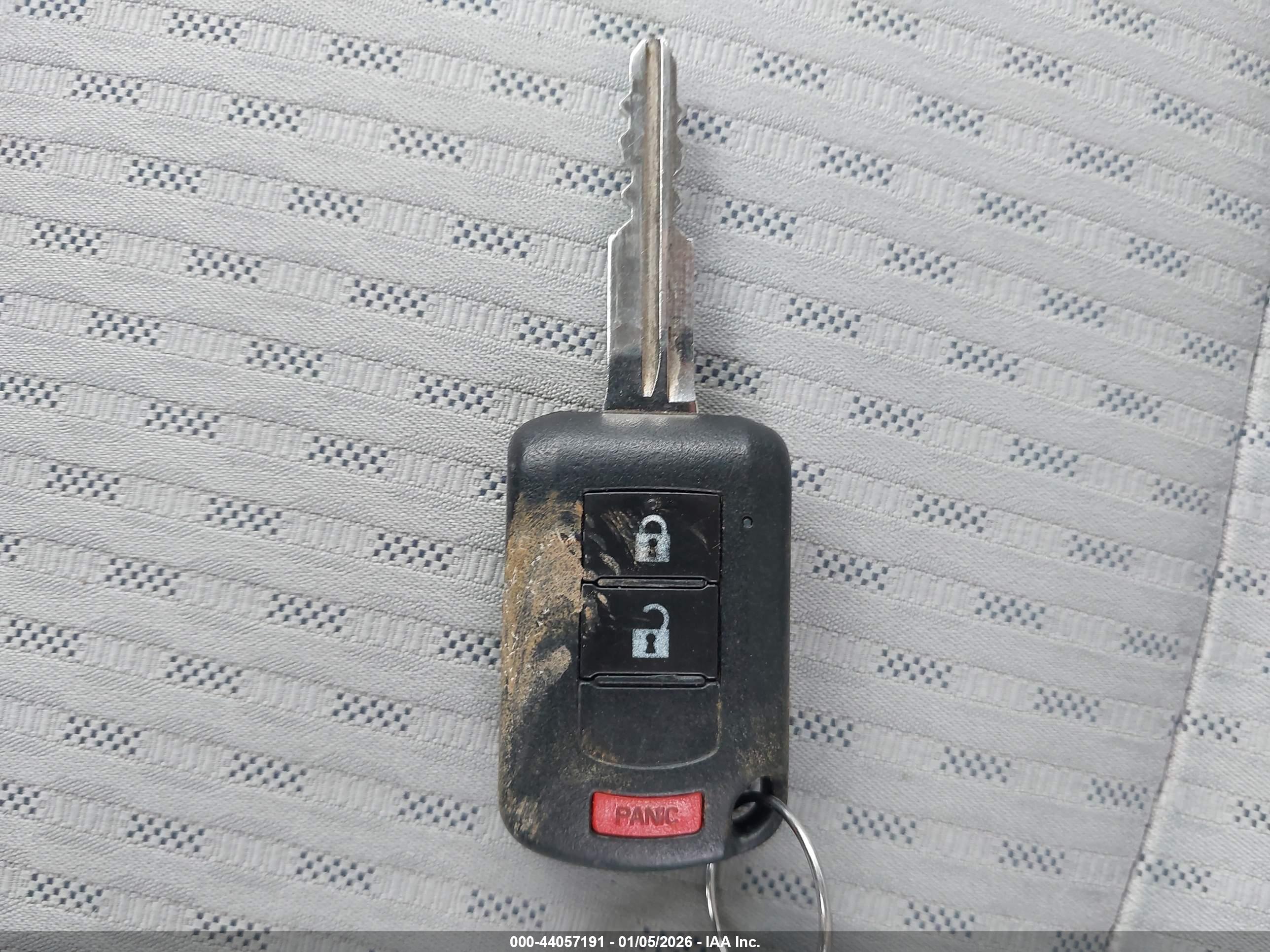 MITSUBISHI OUTLANDER image 11