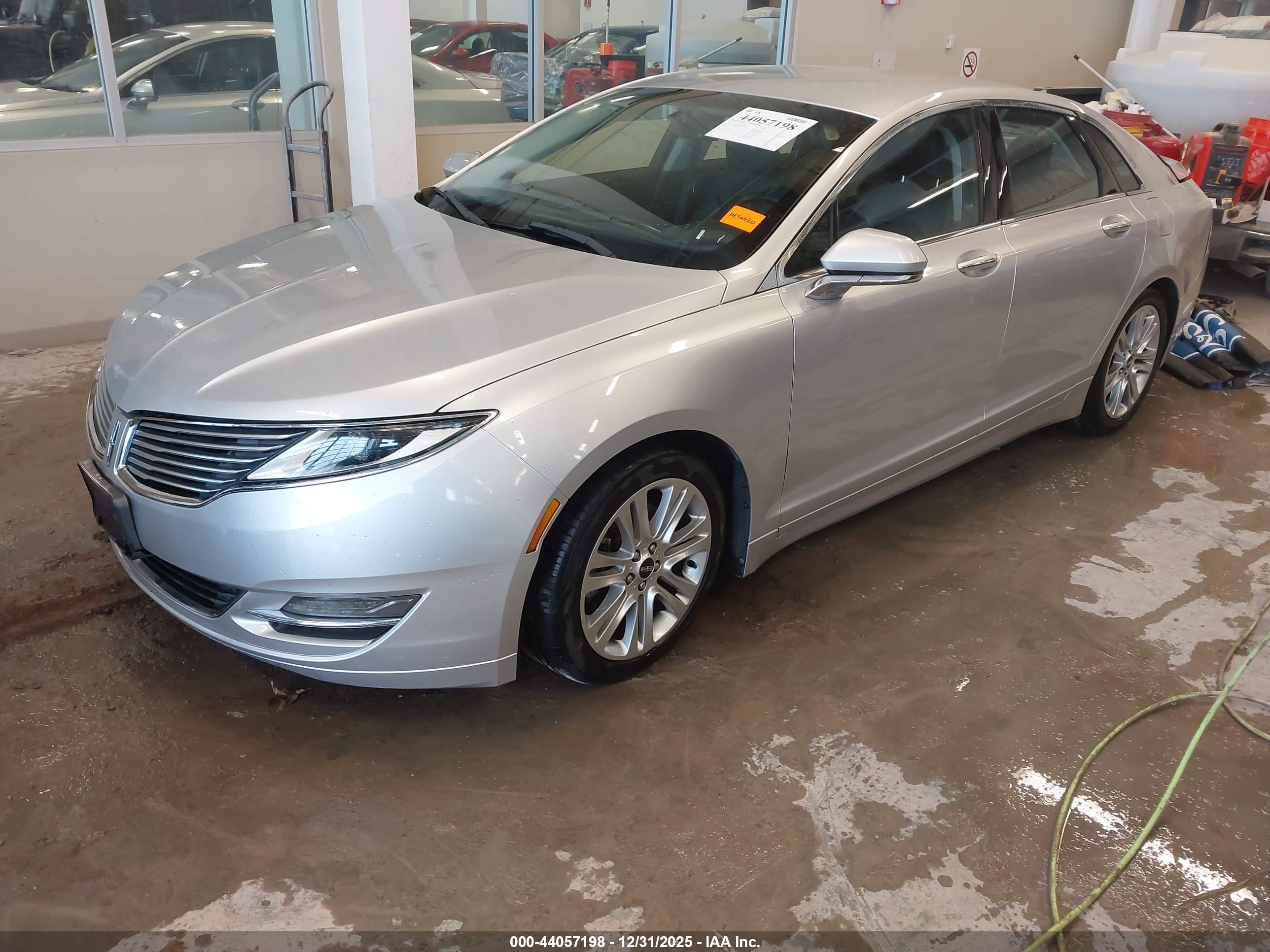 LINCOLN MKZ image 2