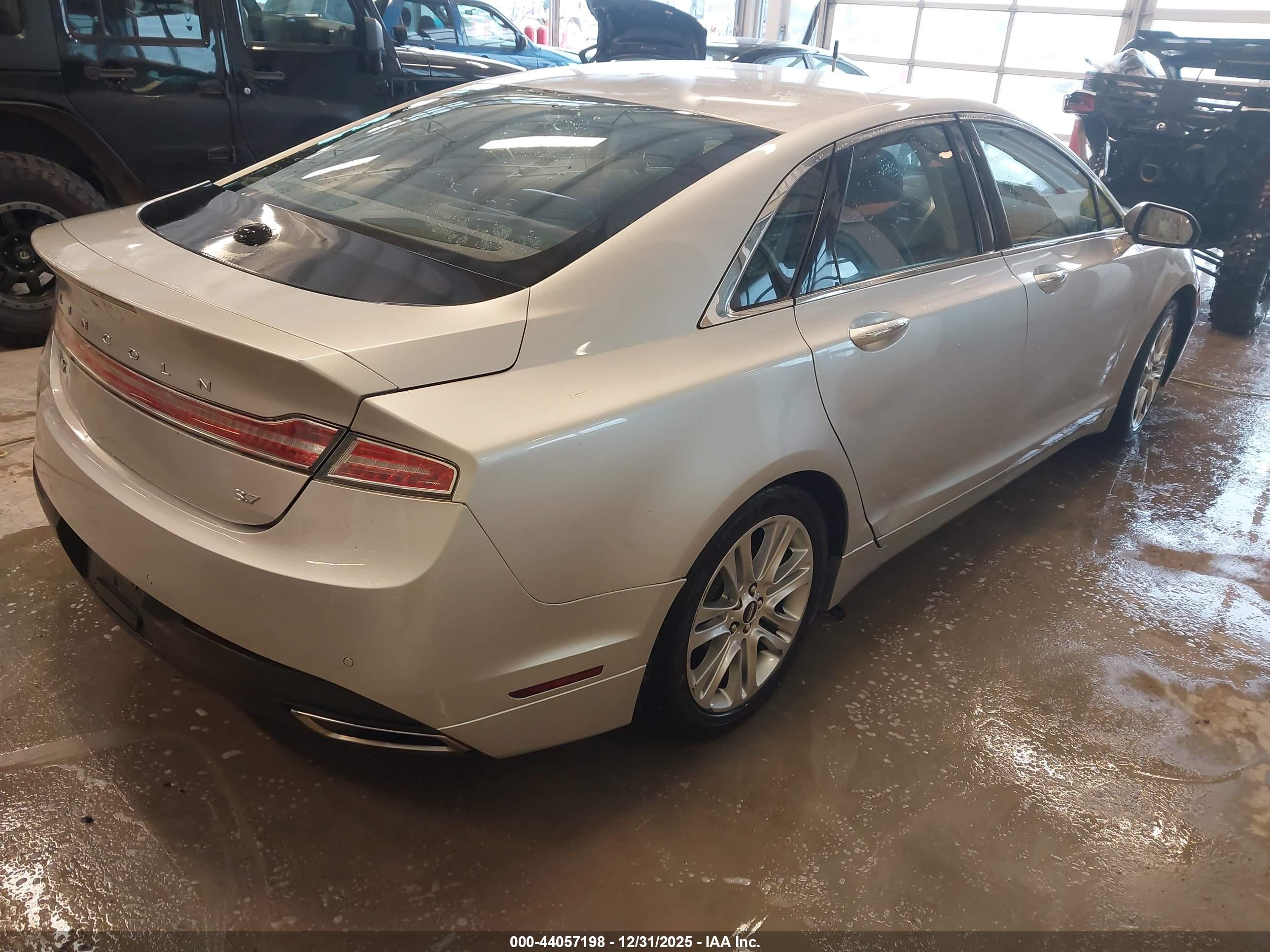 LINCOLN MKZ image 4