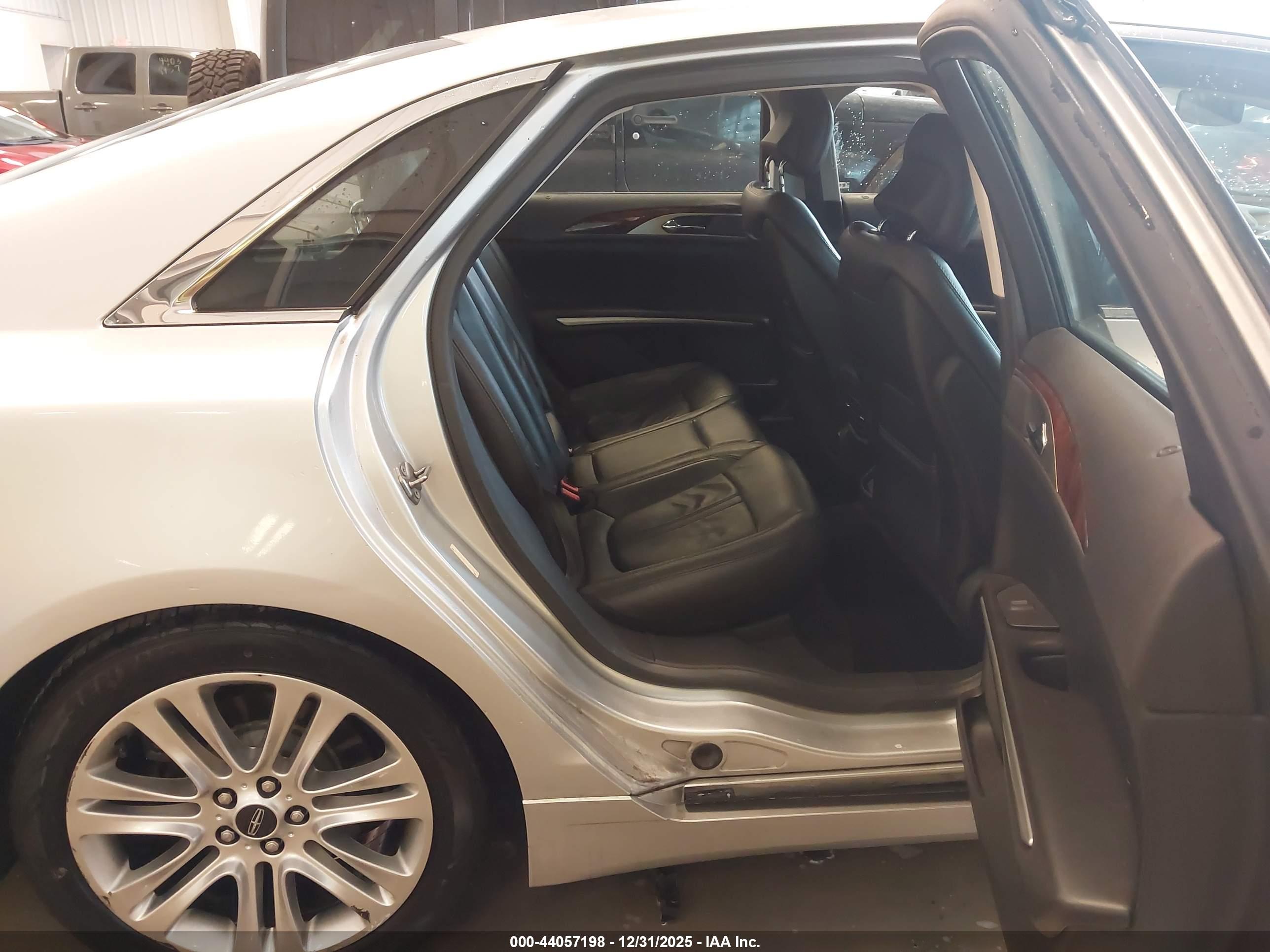 LINCOLN MKZ image 8