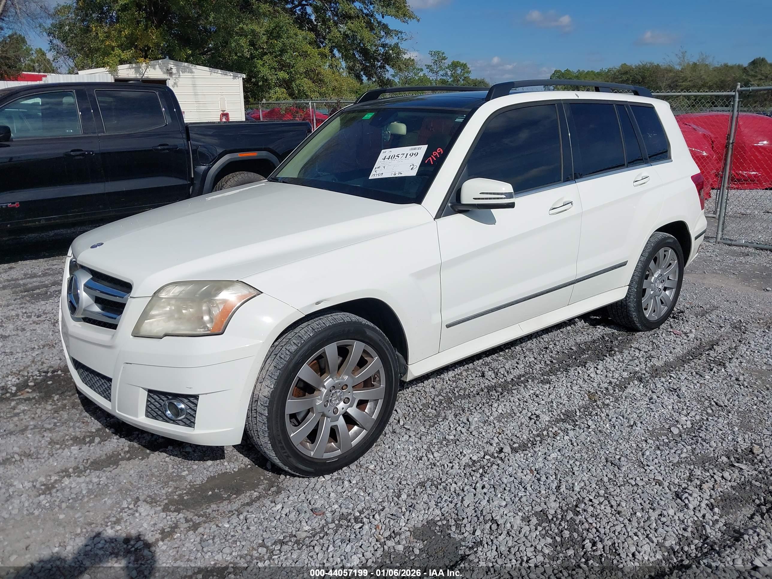 MERCEDES-BENZ GLK image 2