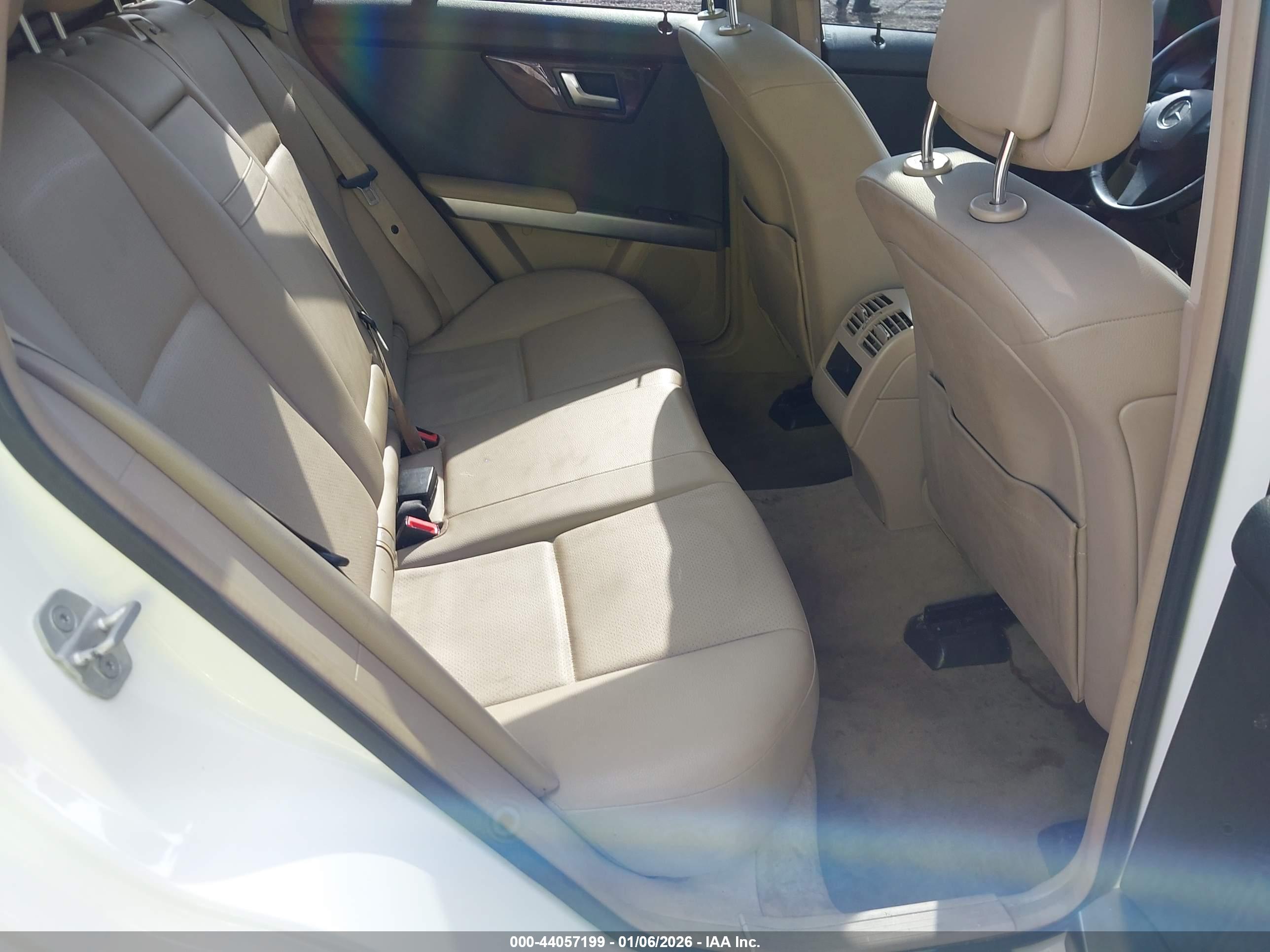MERCEDES-BENZ GLK image 8