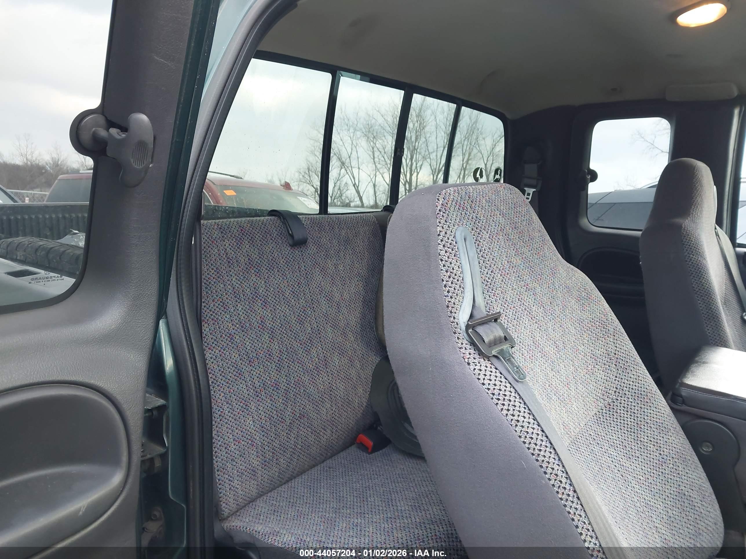 DODGE RAM image 8