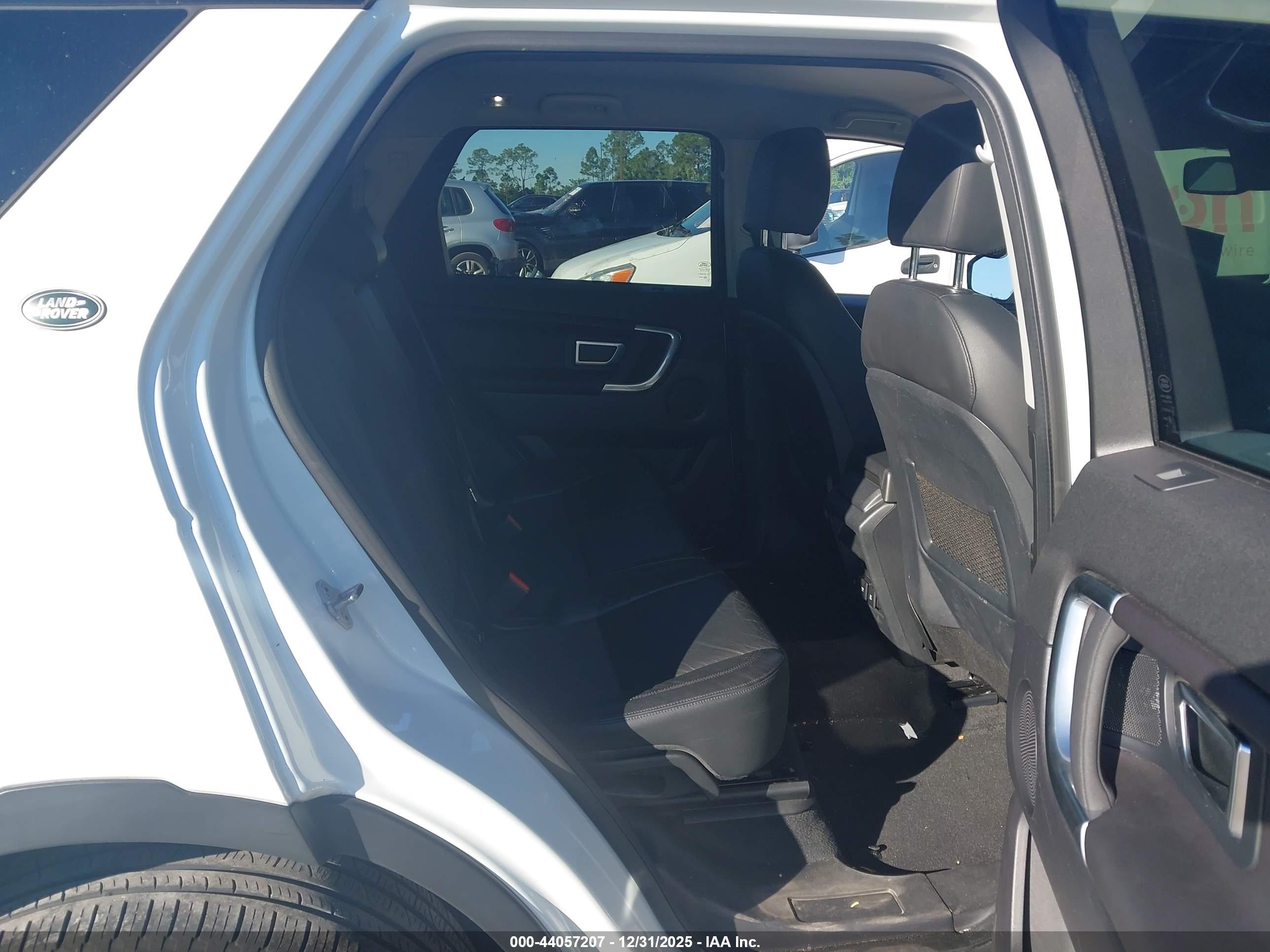 LAND ROVER image 8