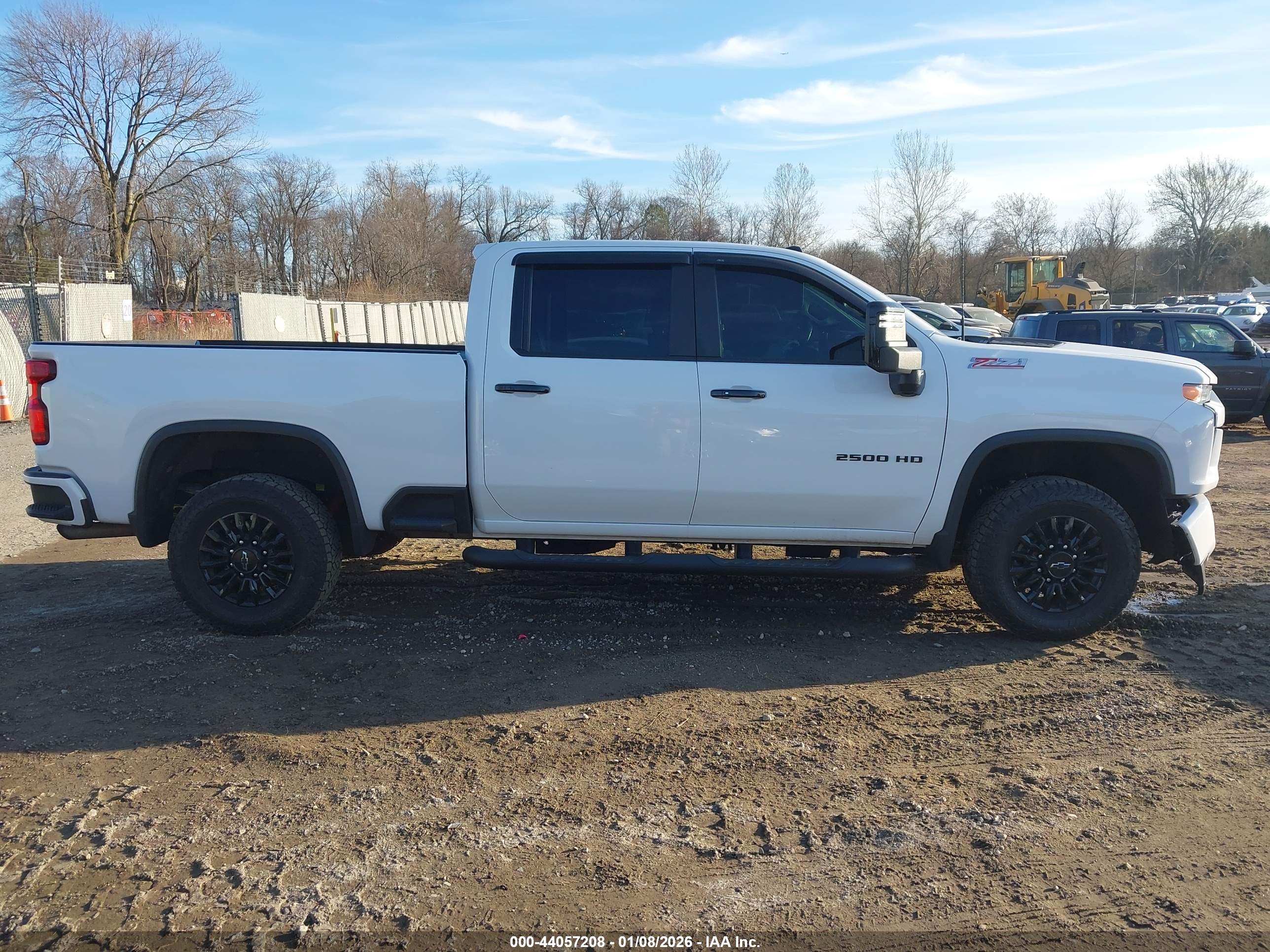 CHEVROLET SILVERADO image 4