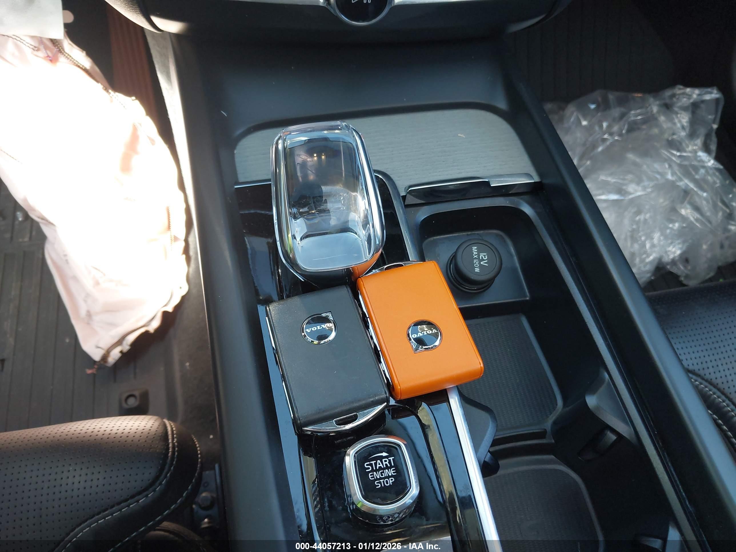 VOLVO XC60 image 11