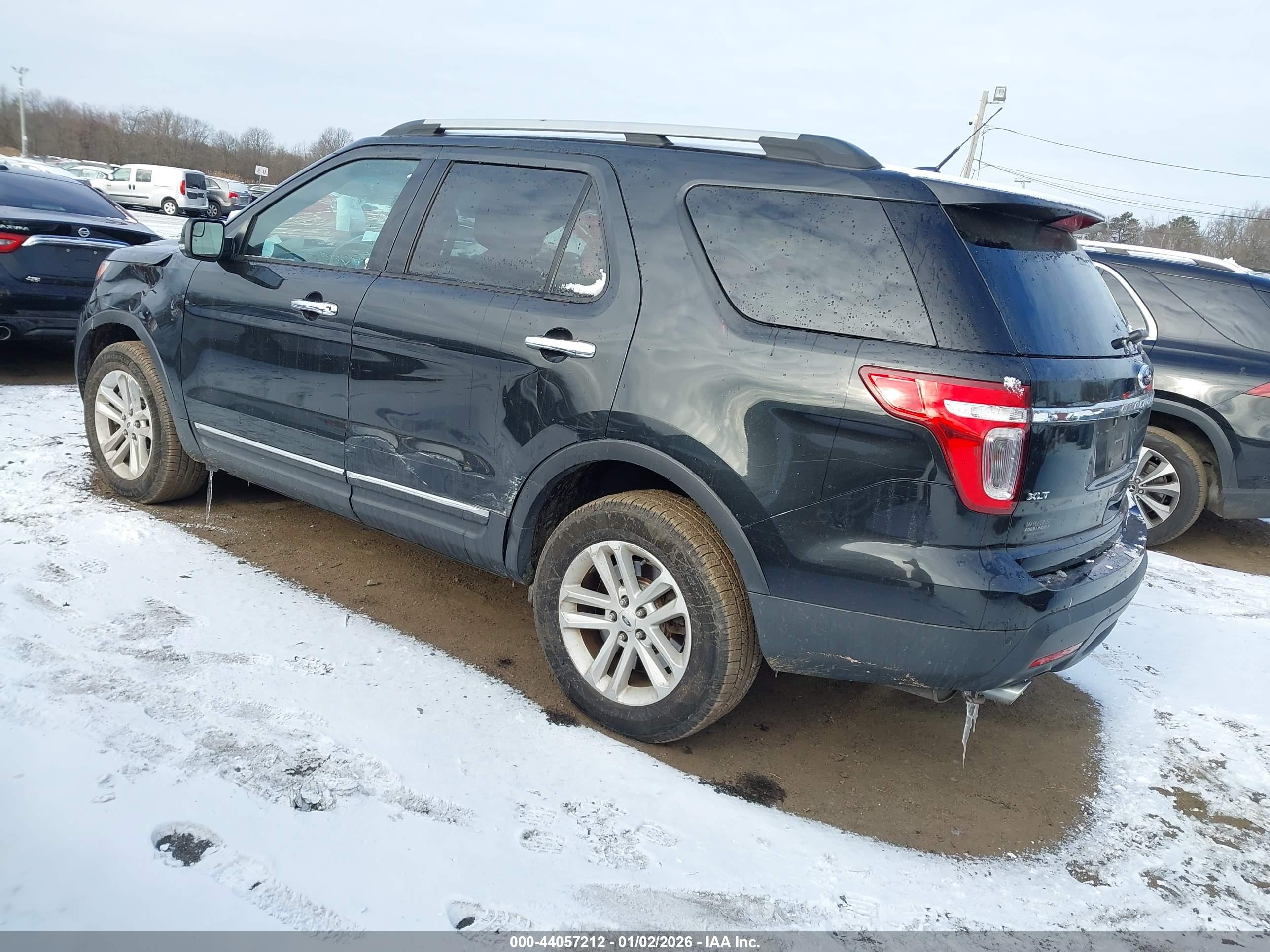 FORD EXPLORER image 3