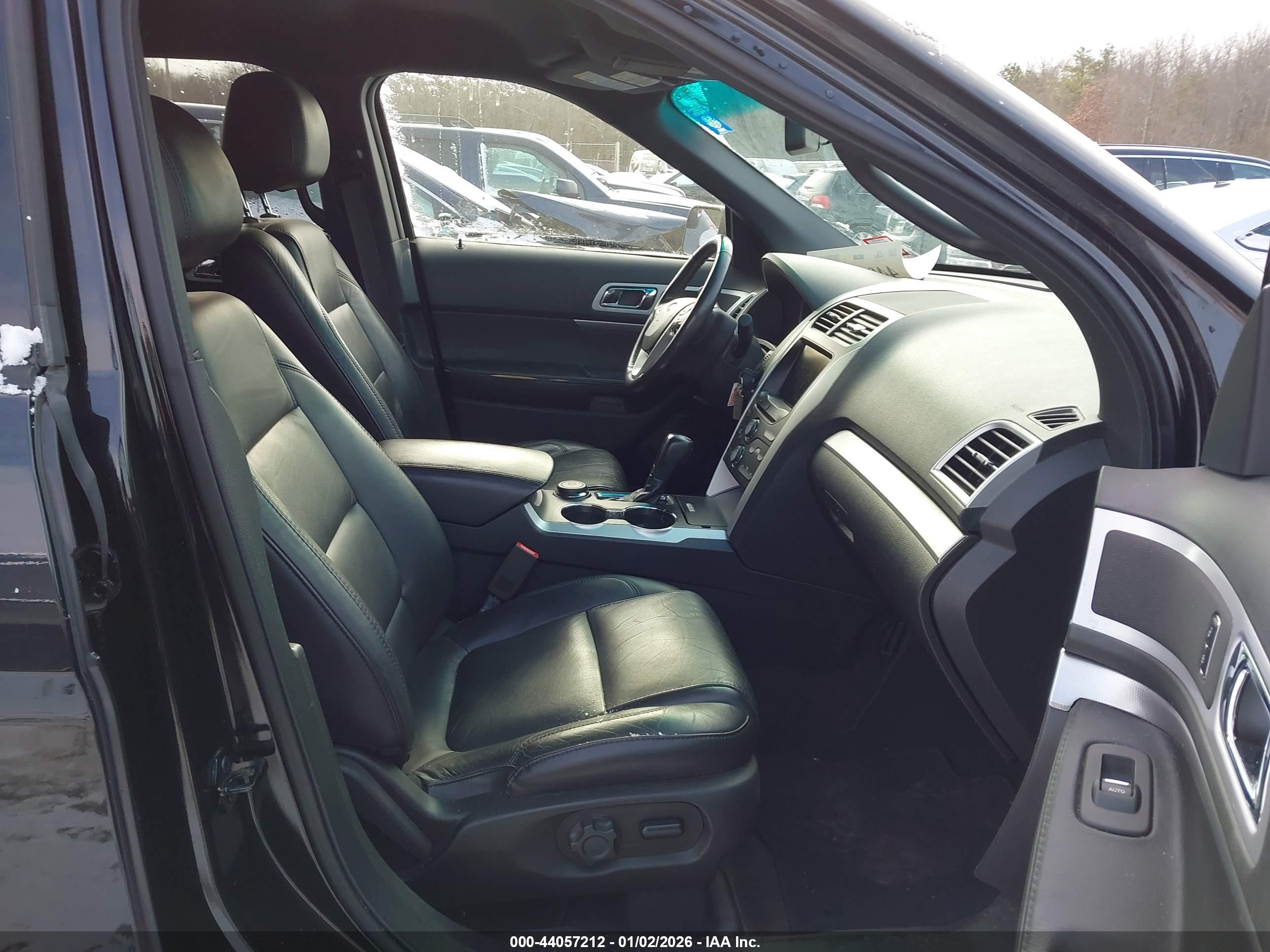 FORD EXPLORER image 5