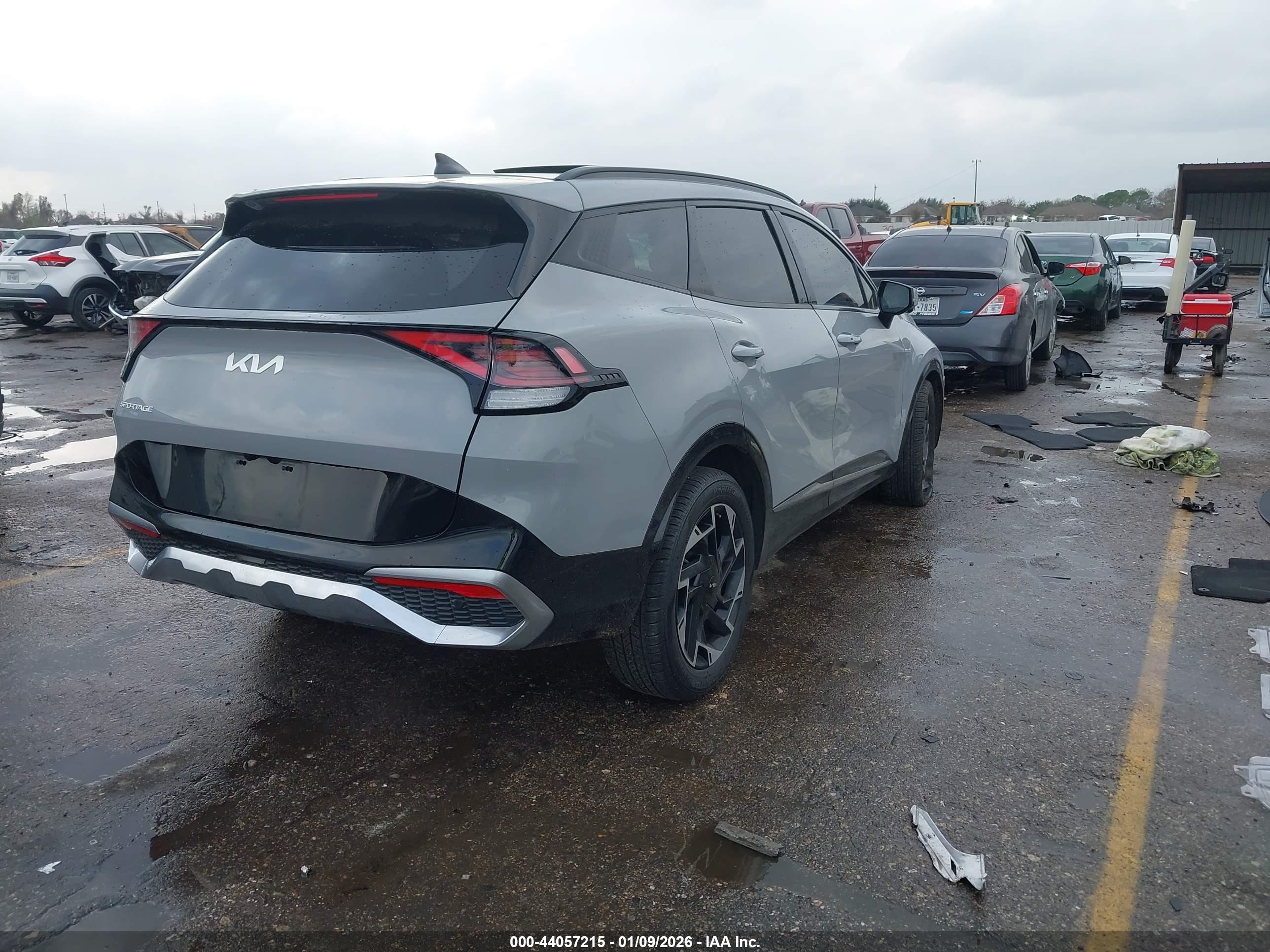 KIA SPORTAGE image 4