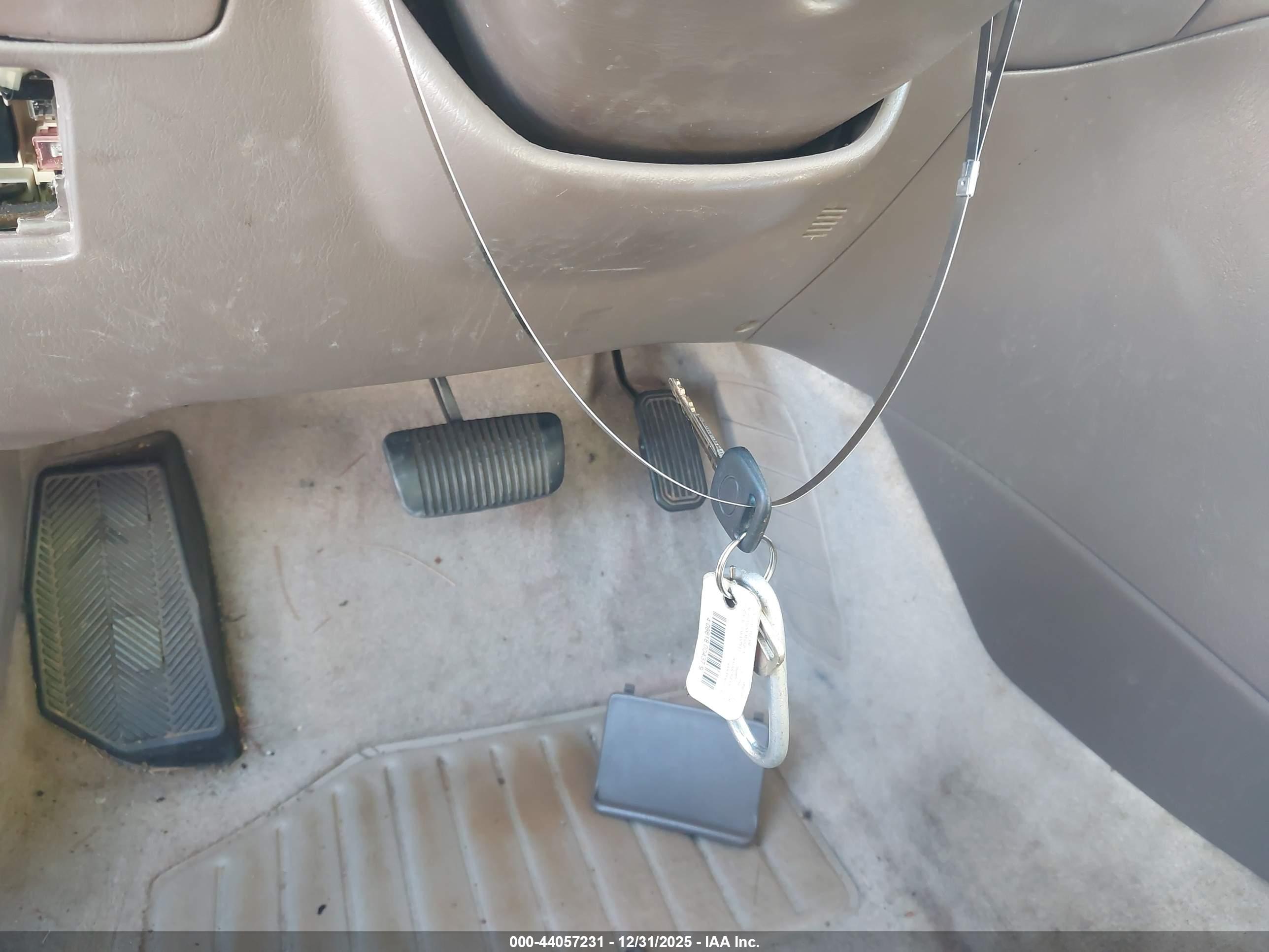 TOYOTA CAMRY image 11