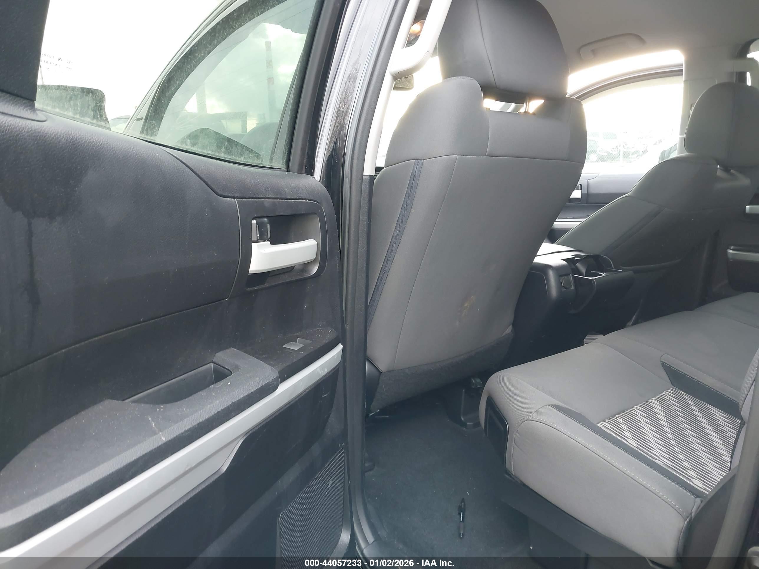 TOYOTA TUNDRA image 8