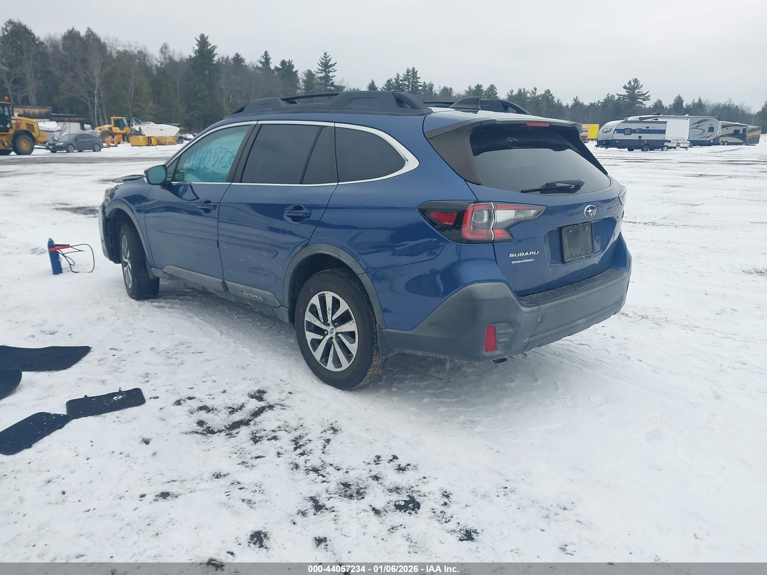 SUBARU OUTBACK image 3