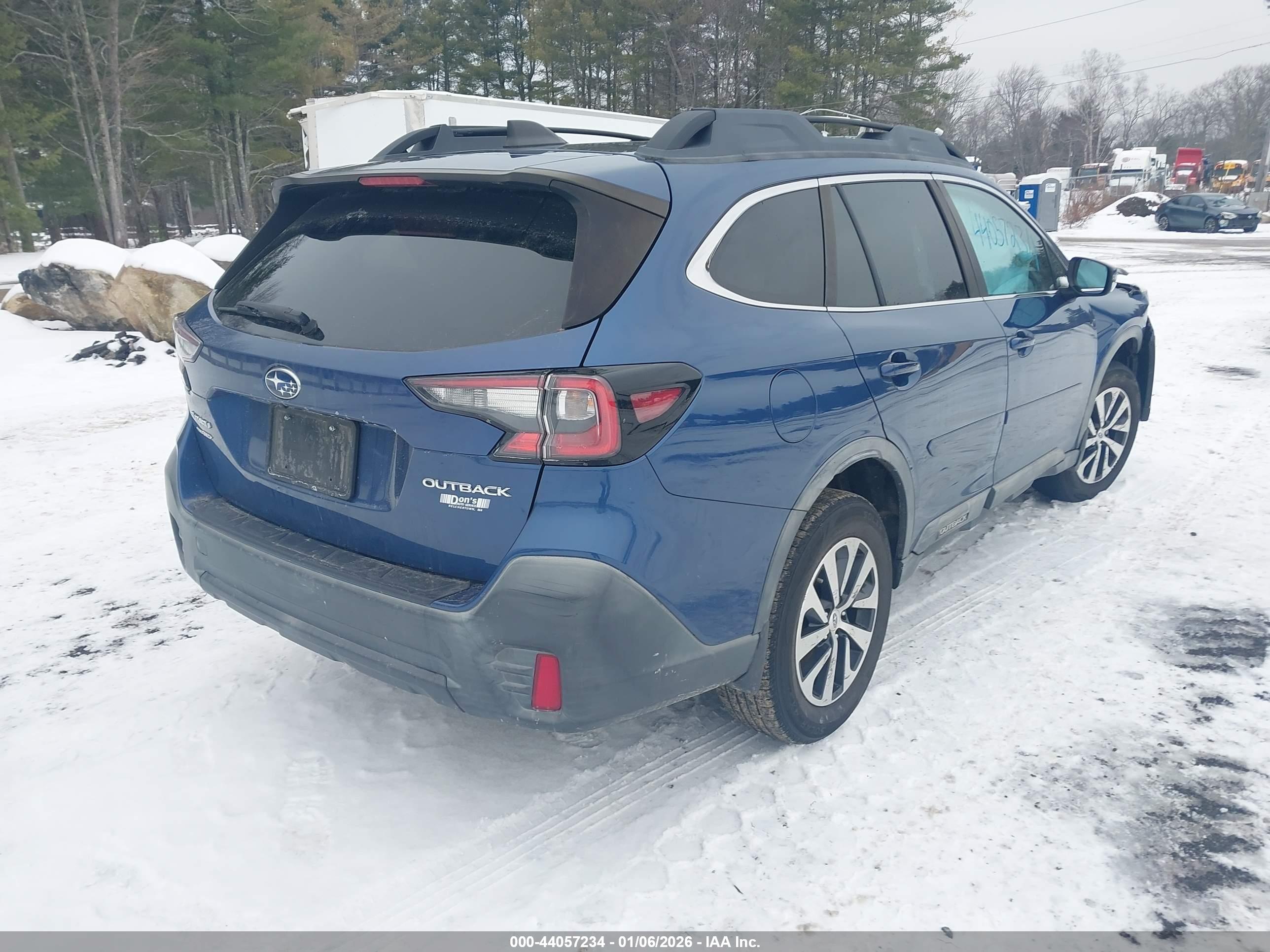 SUBARU OUTBACK image 4