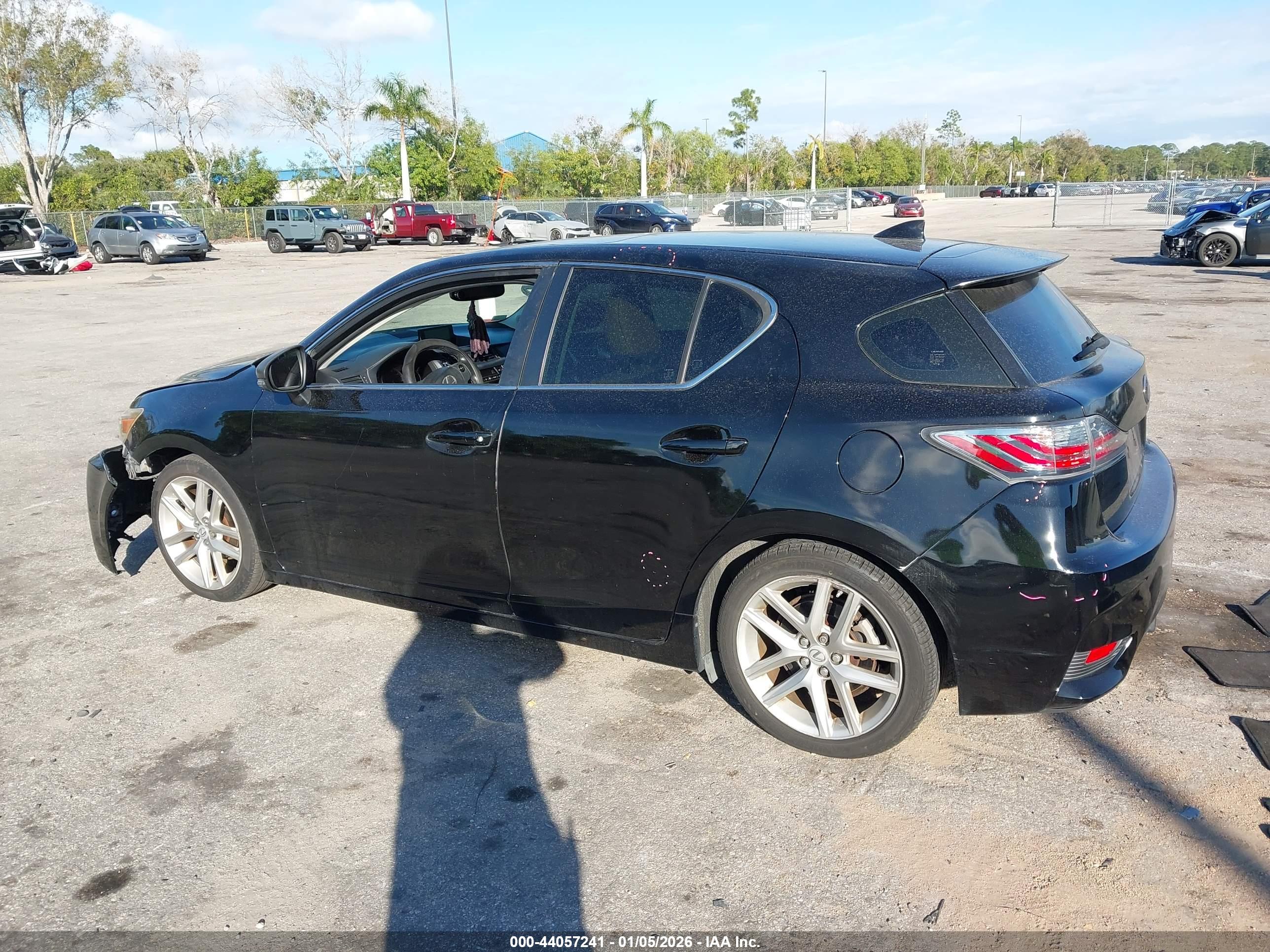 LEXUS CT image 3