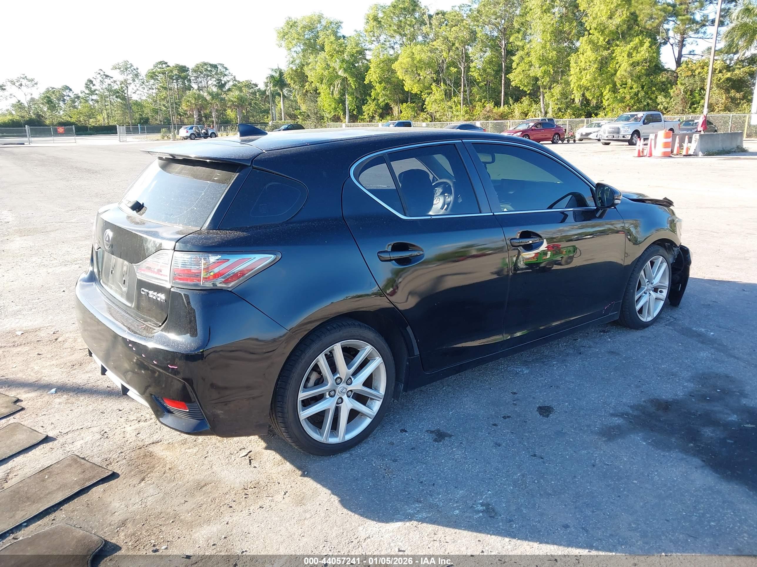 LEXUS CT image 4