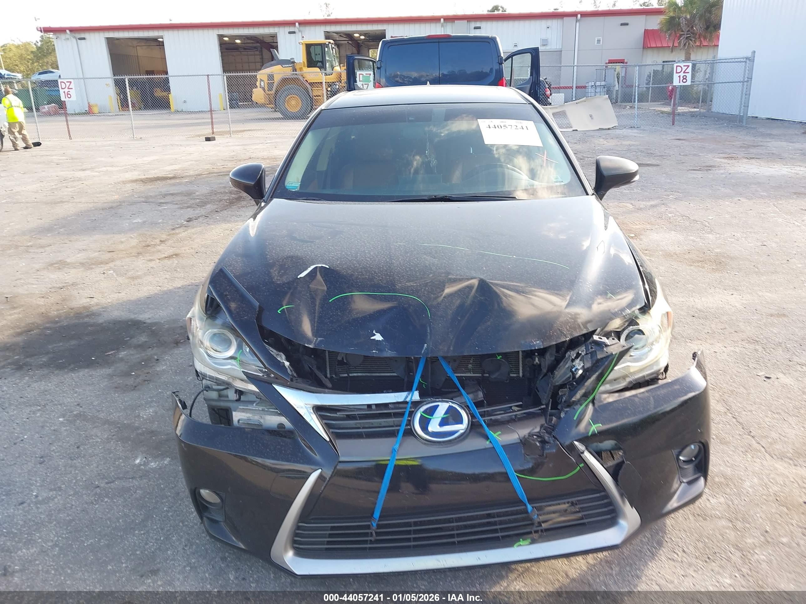 LEXUS CT image 6