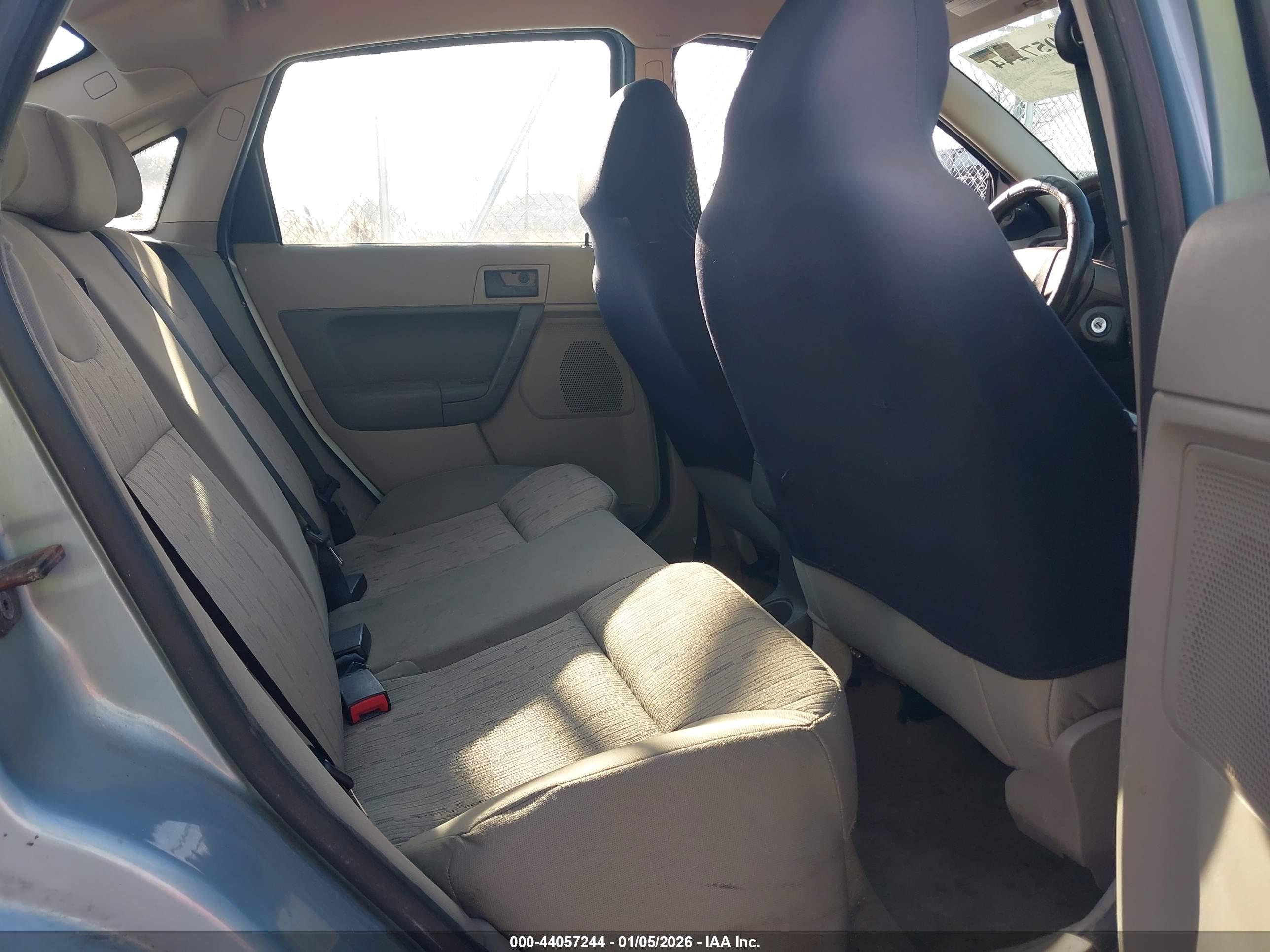 FORD FOCUS image 8