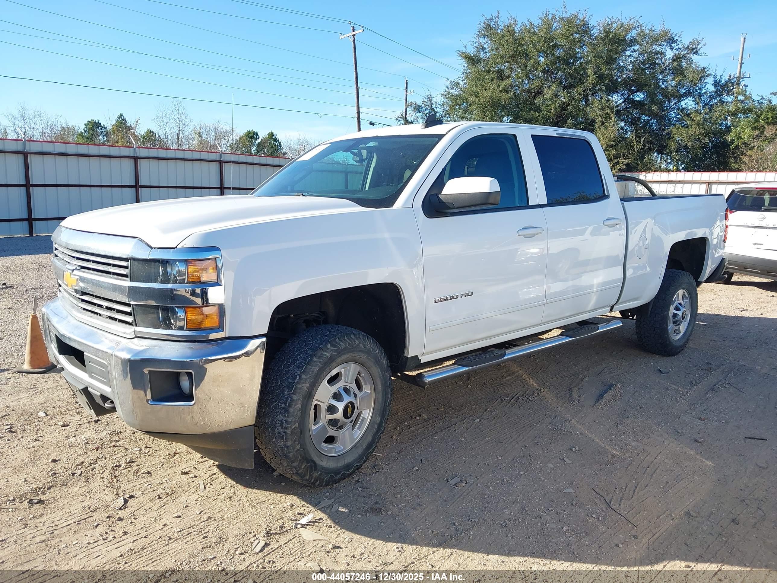 CHEVROLET SILVERADO image 2