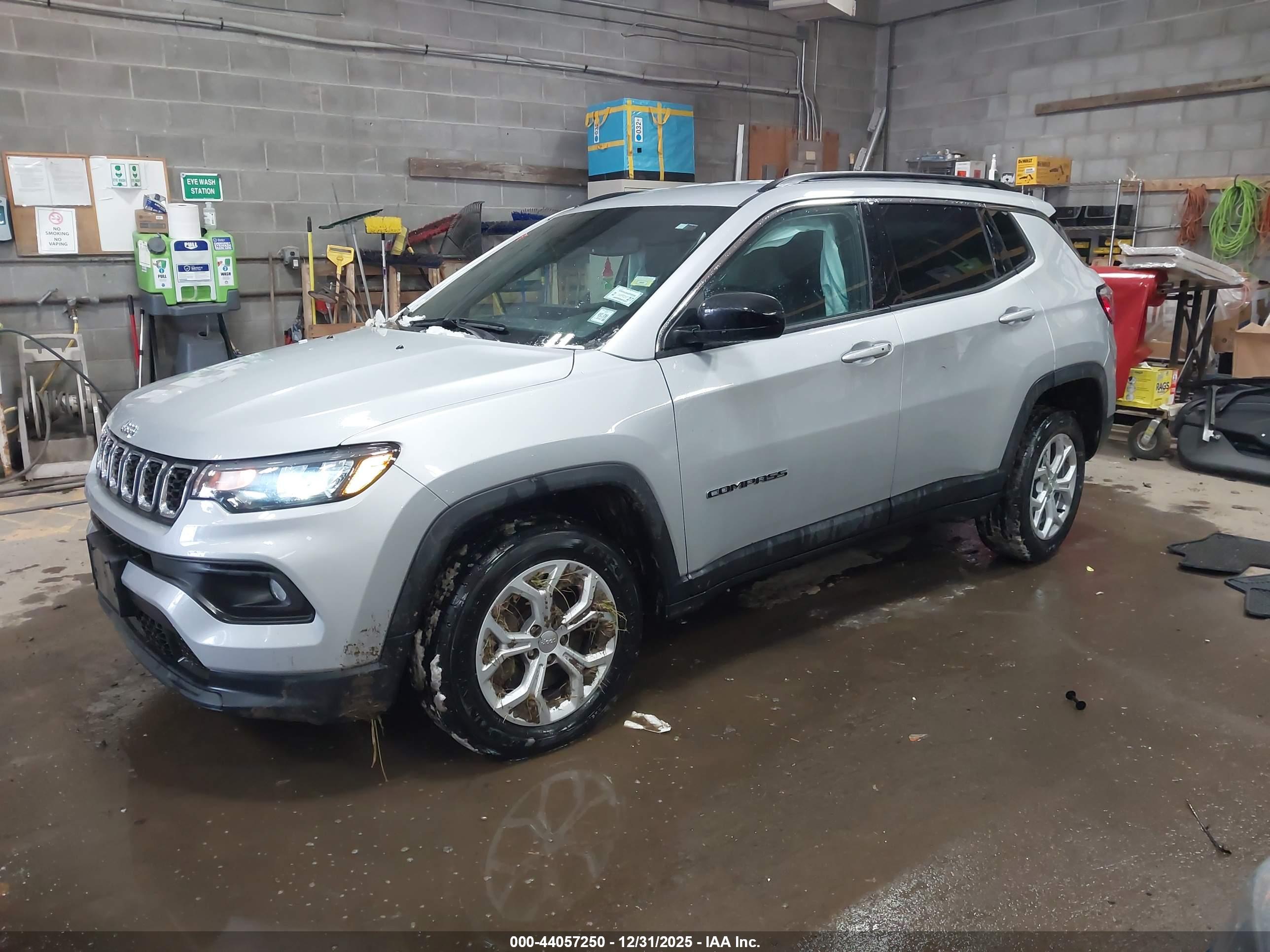 JEEP COMPASS image 2
