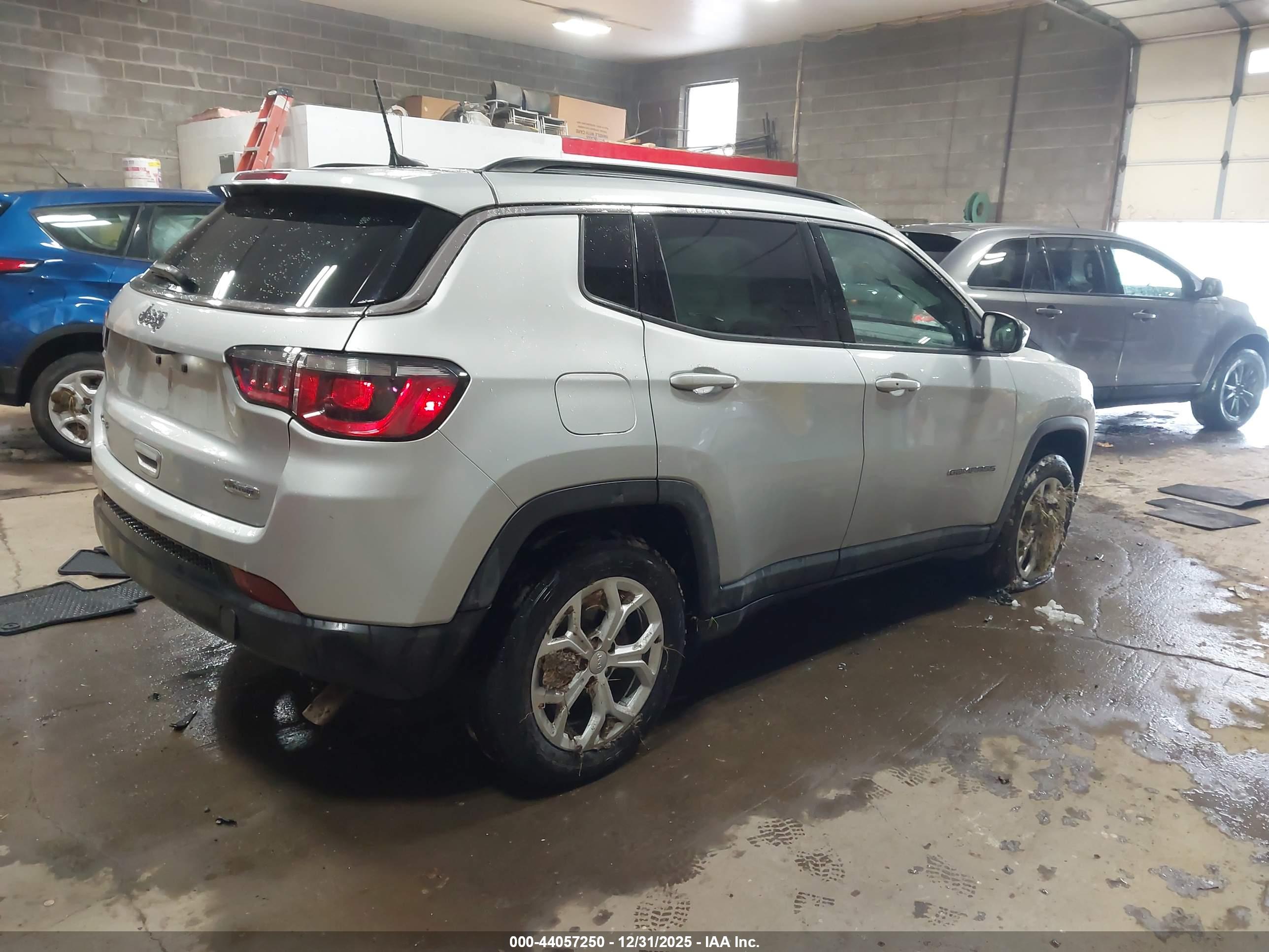 JEEP COMPASS image 4