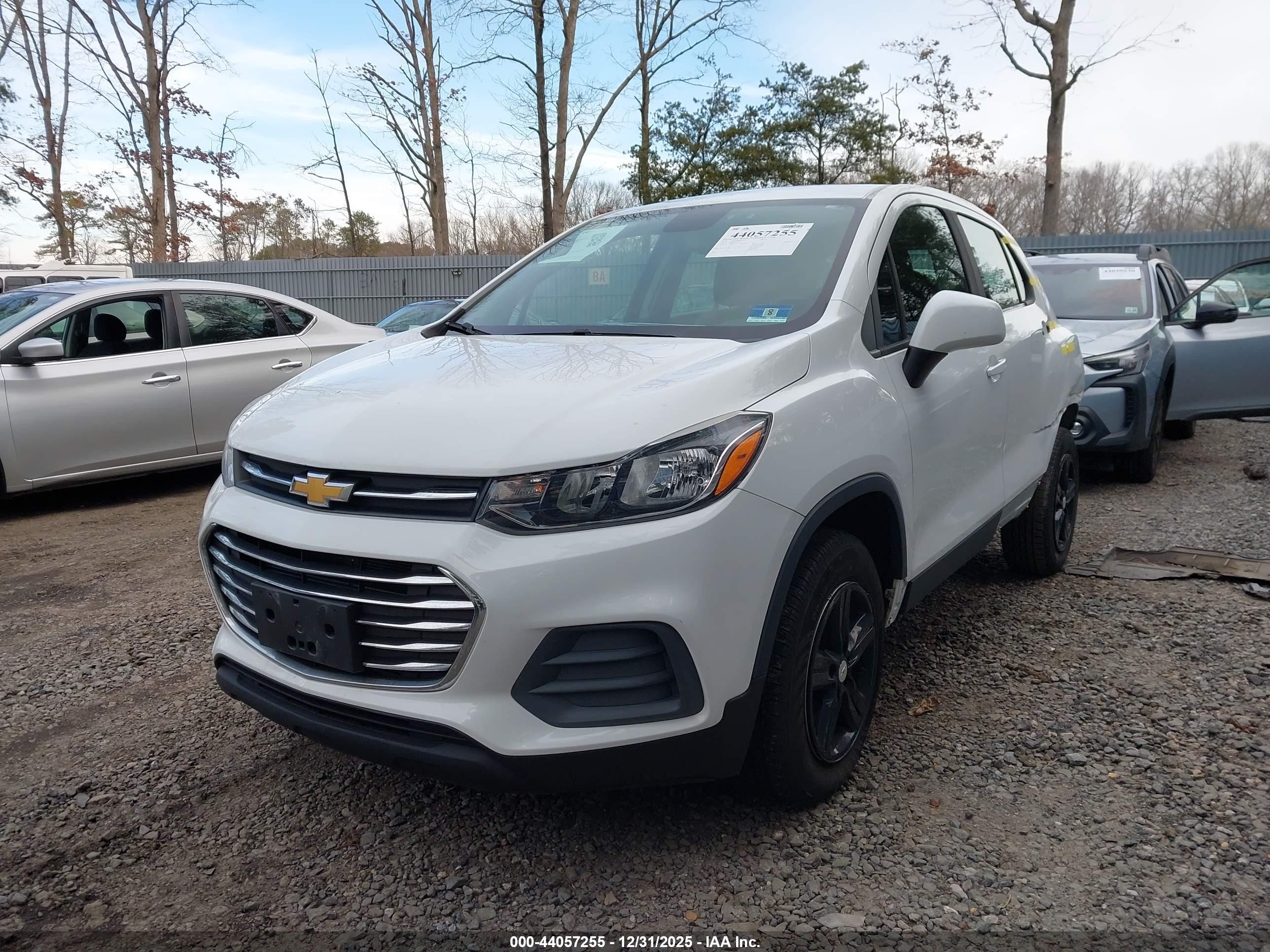 CHEVROLET TRAX image 2
