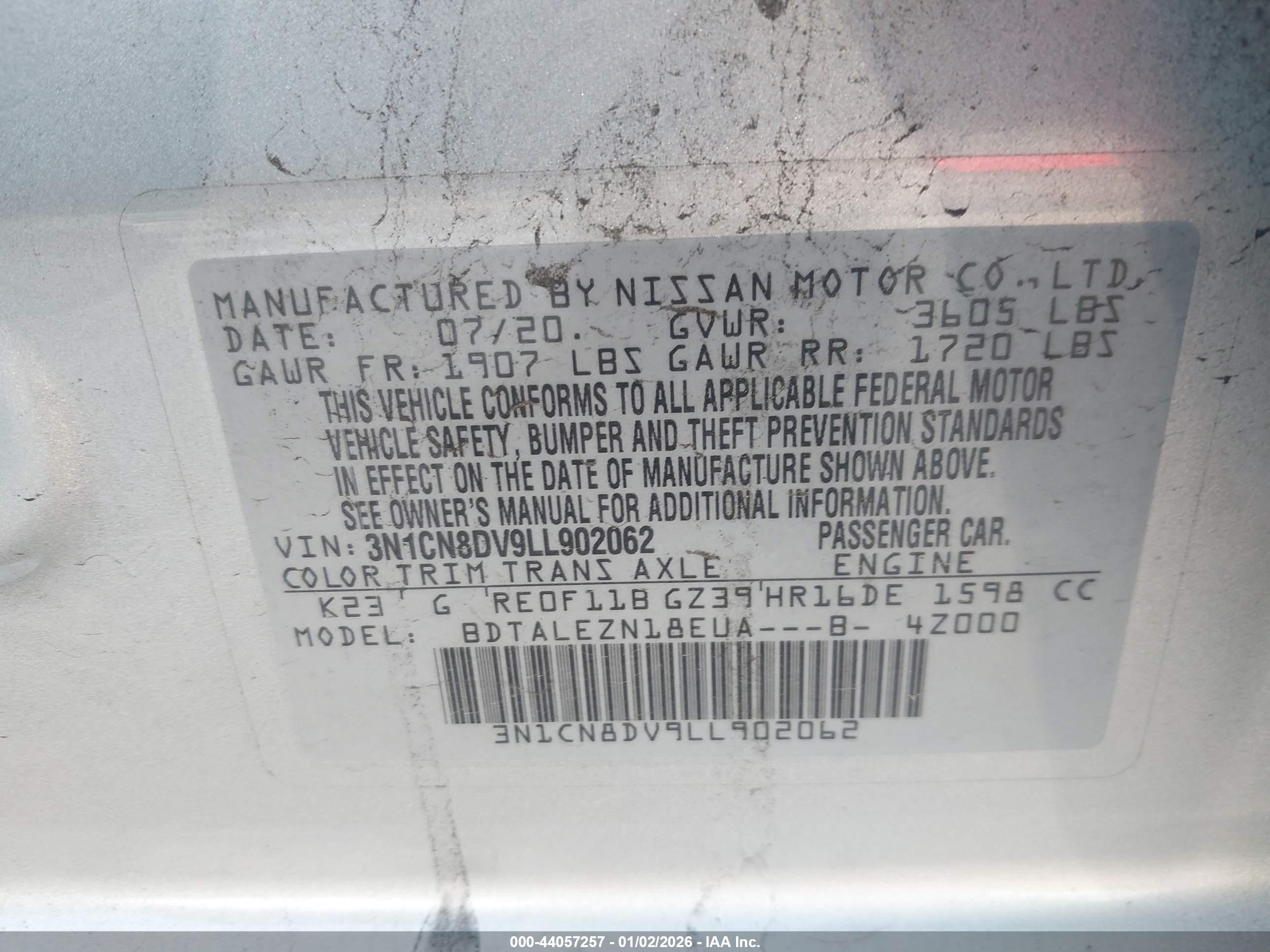 NISSAN VERSA image 9