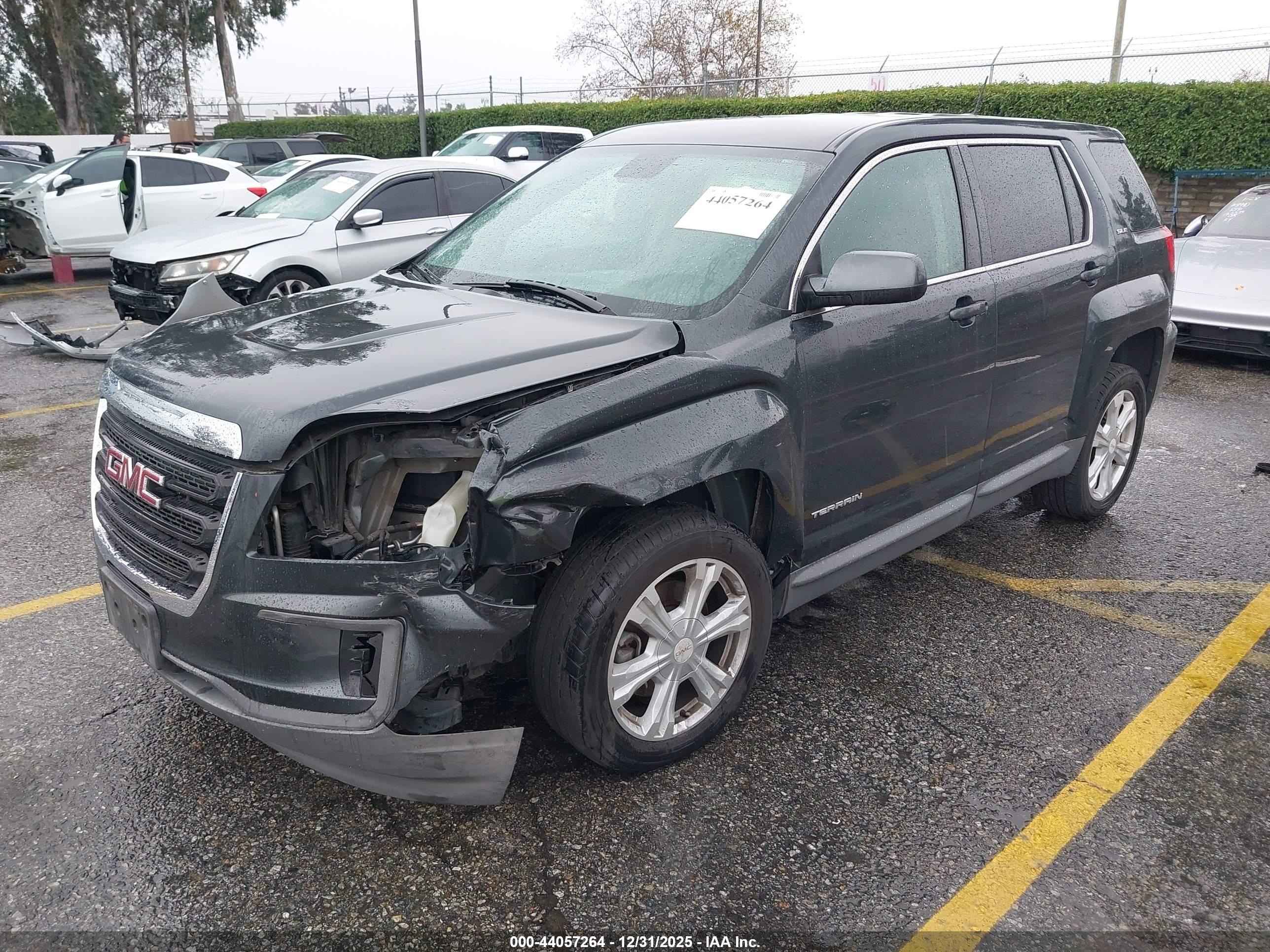 GMC TERRAIN image 2