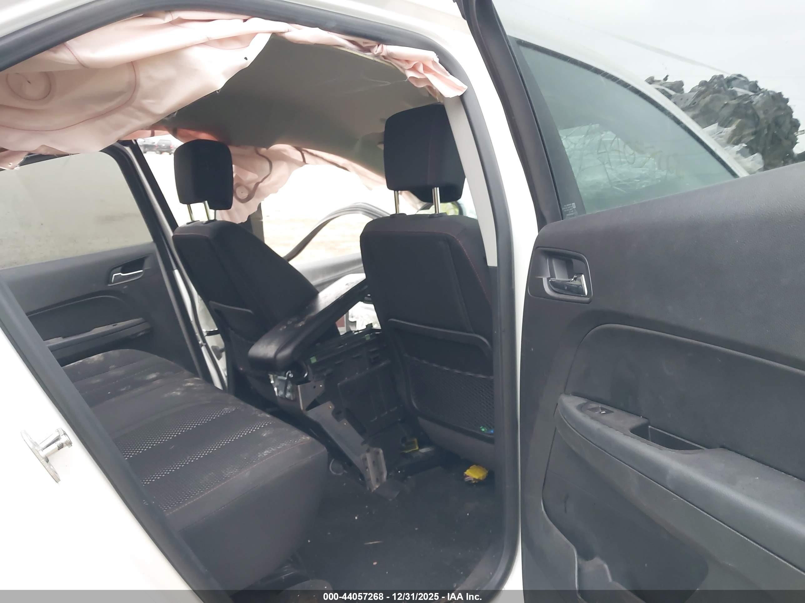 CHEVROLET EQUINOX image 8