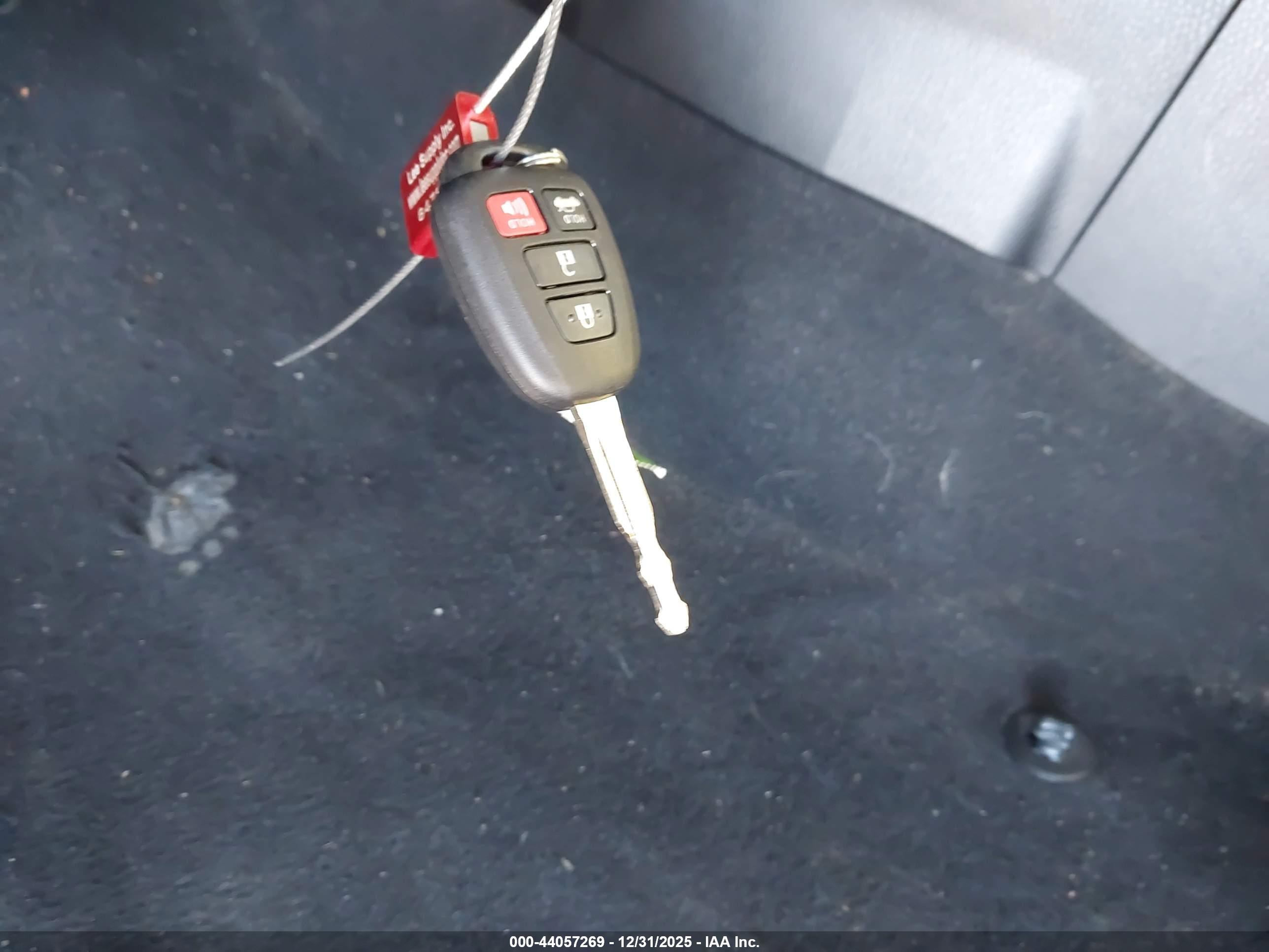 TOYOTA COROLLA image 11