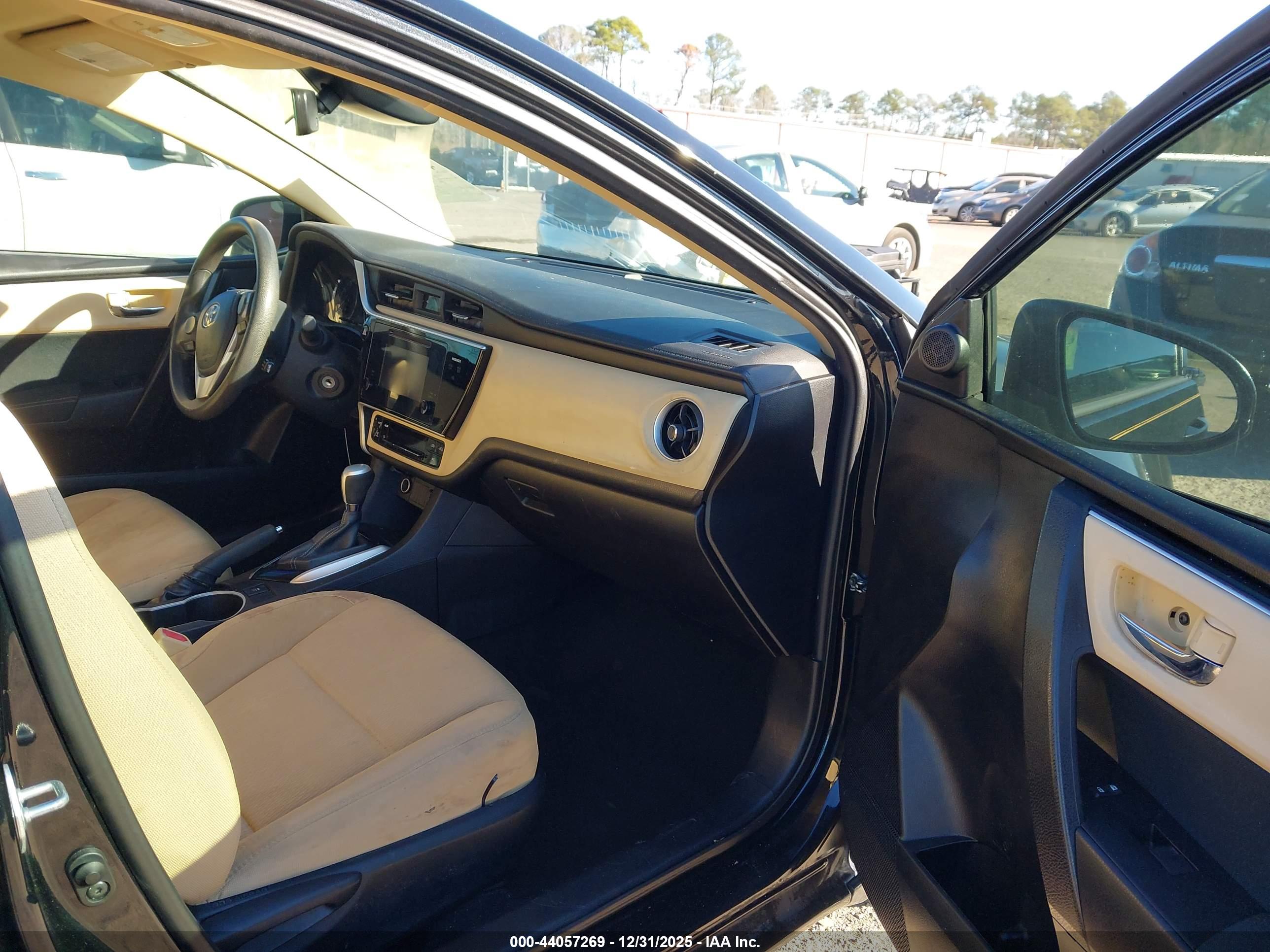 TOYOTA COROLLA image 5
