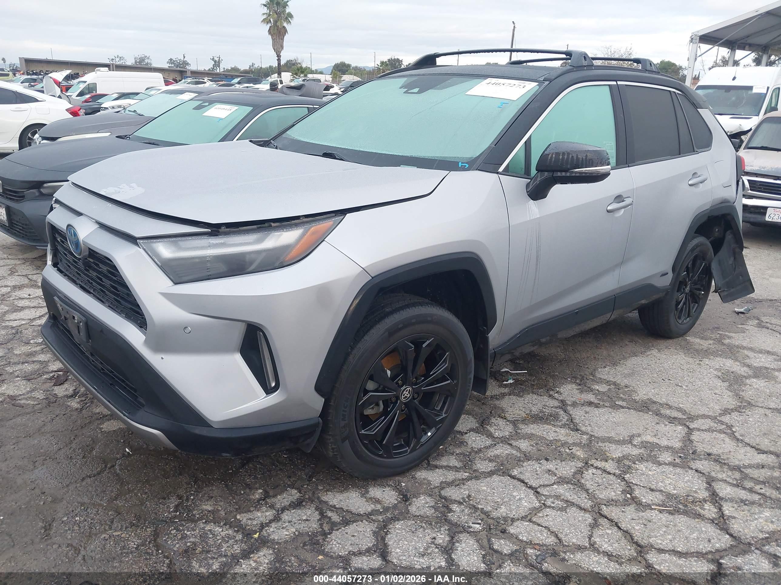 TOYOTA RAV4 image 2