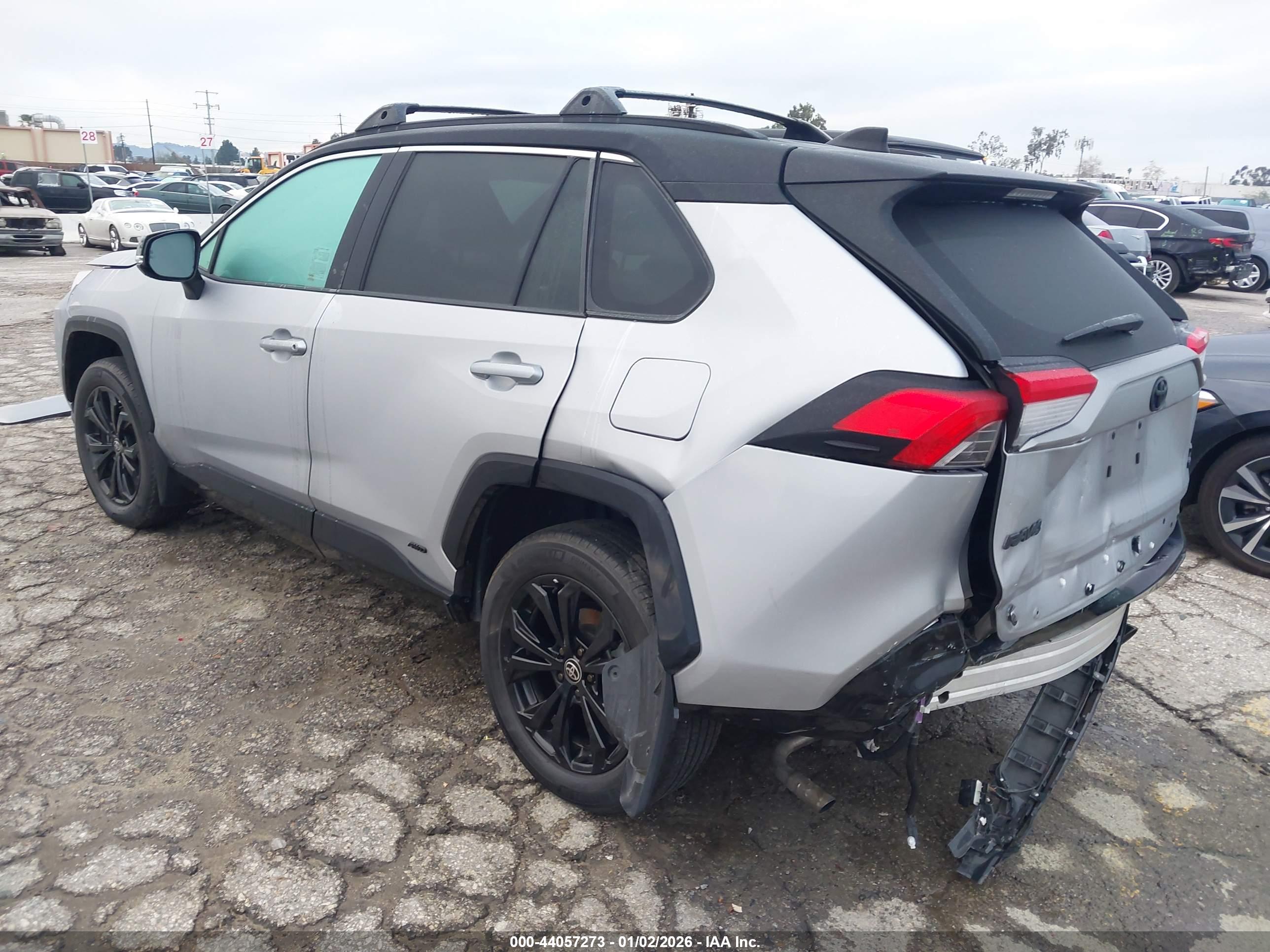 TOYOTA RAV4 image 3