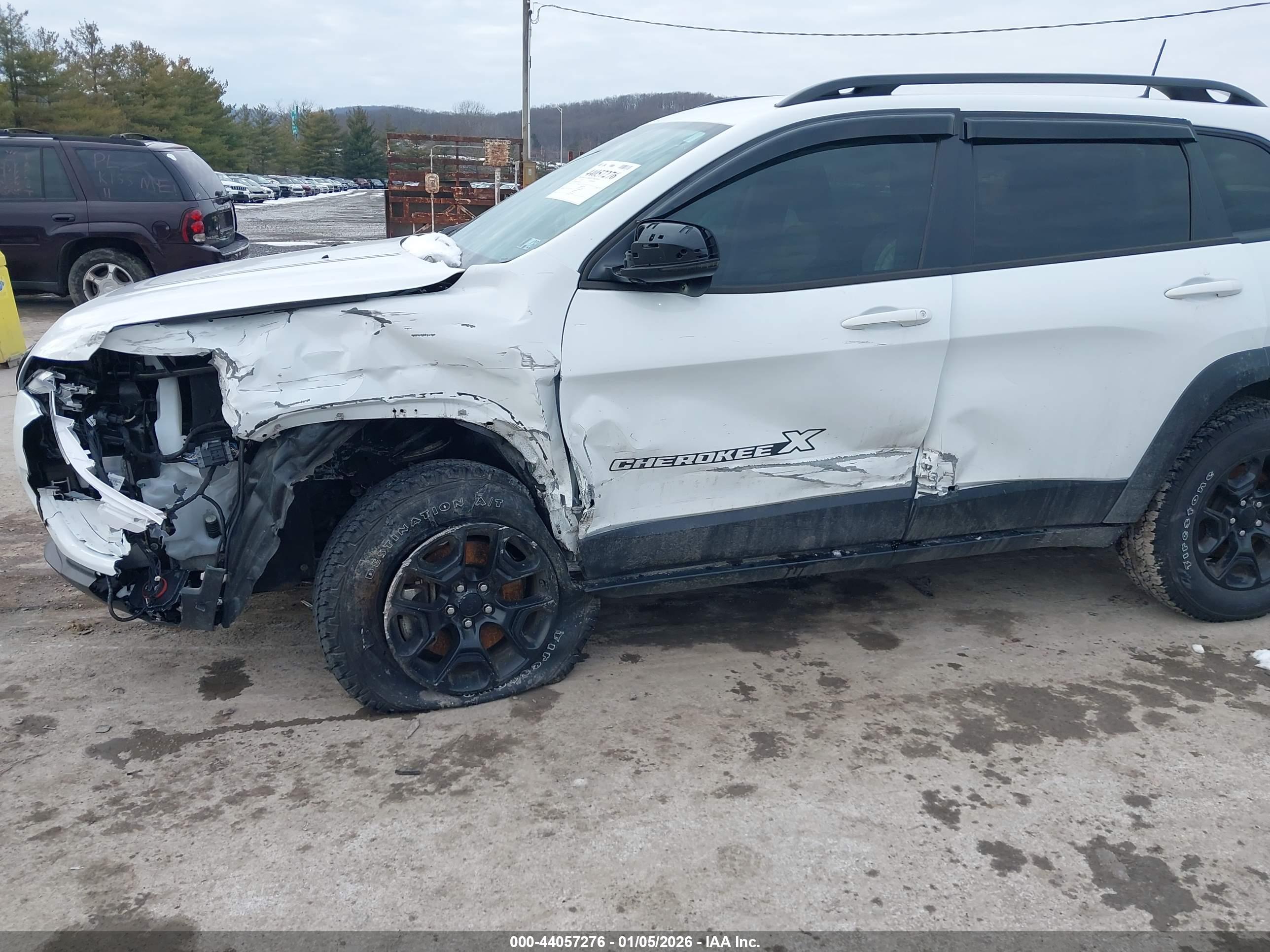 JEEP CHEROKEE image 6