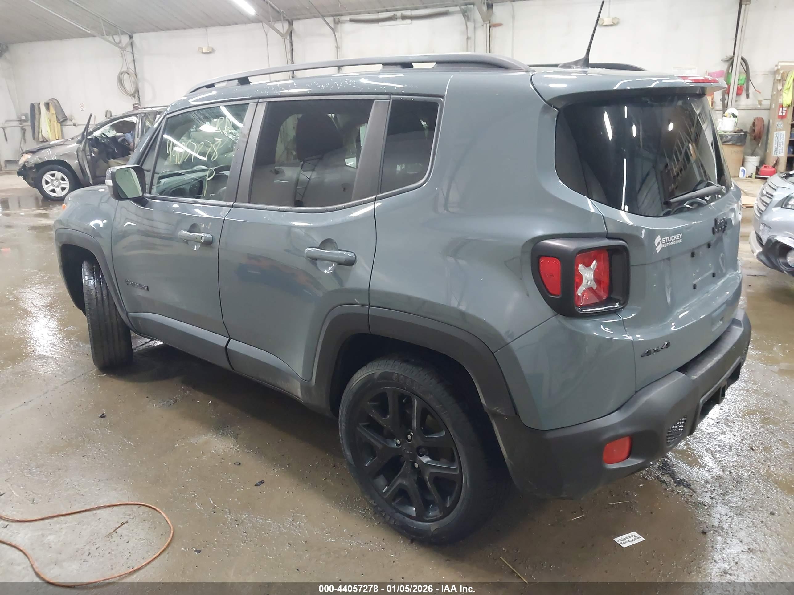 JEEP RENEGADE image 3