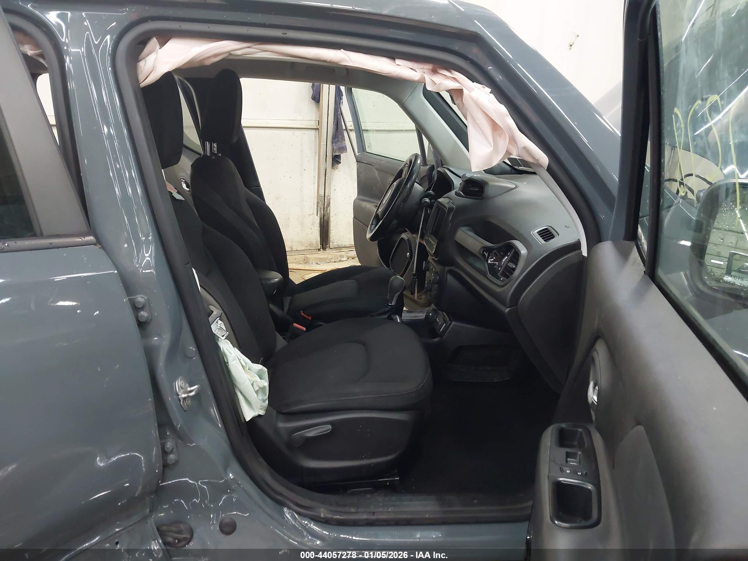 JEEP RENEGADE image 5
