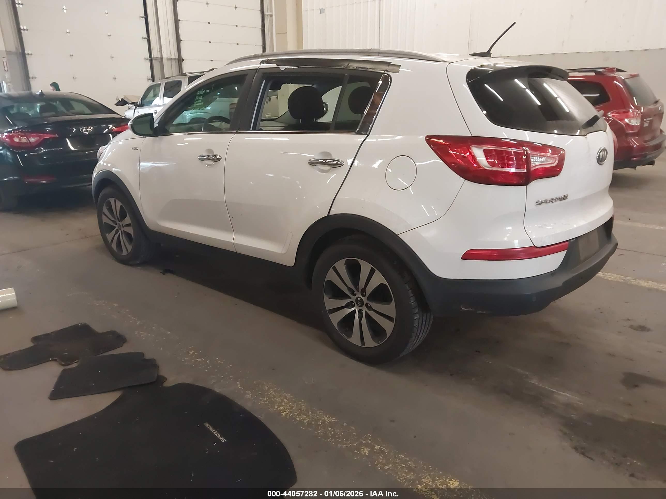 KIA SPORTAGE image 3