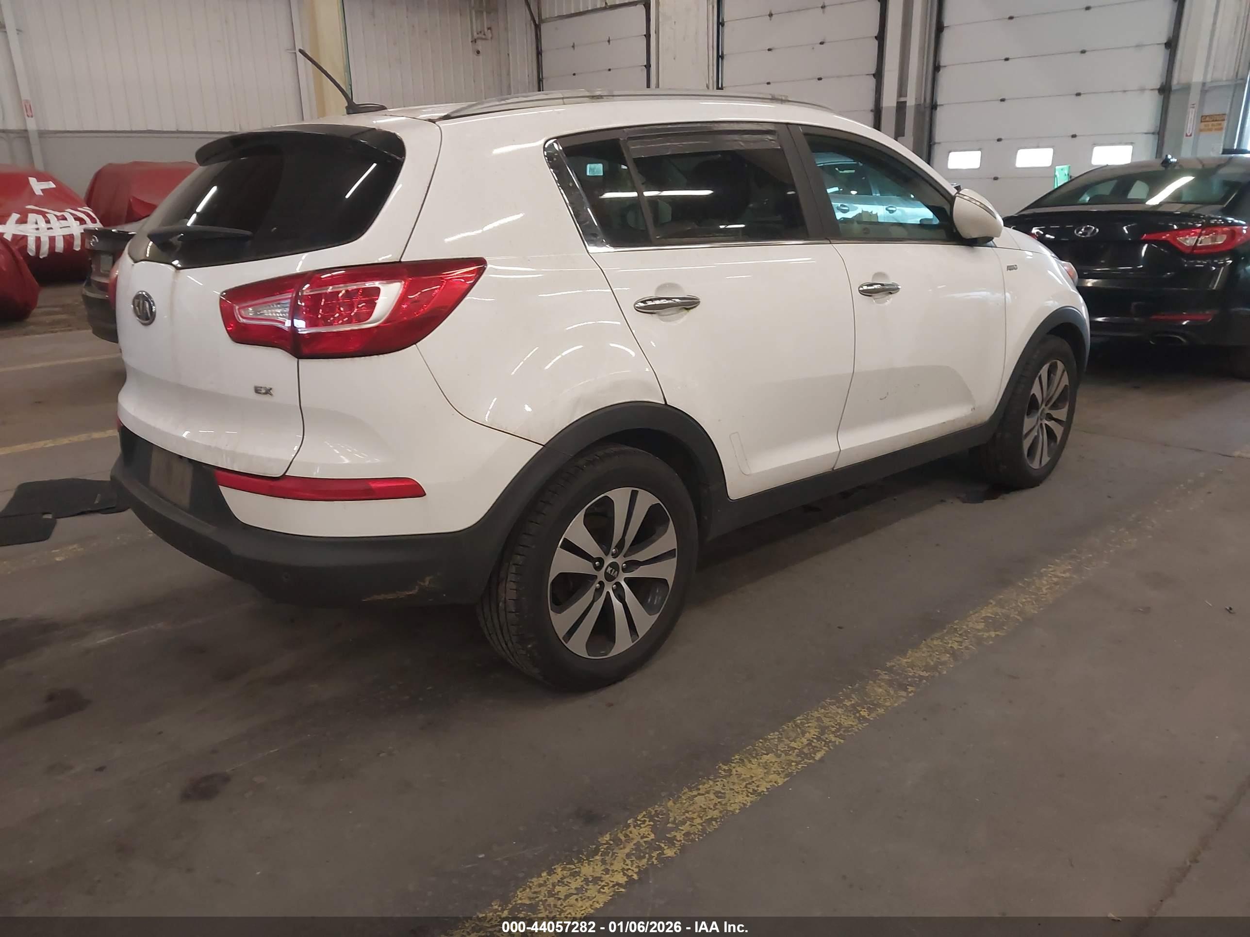 KIA SPORTAGE image 4