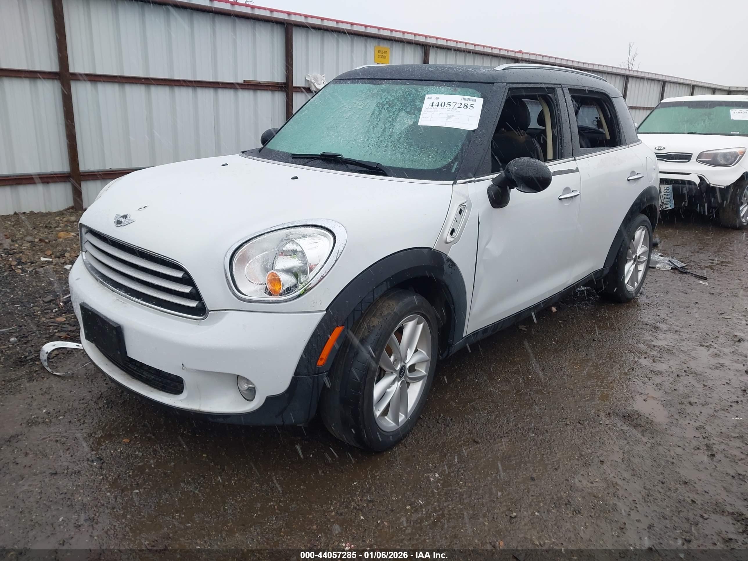 MINI COOPER image 2