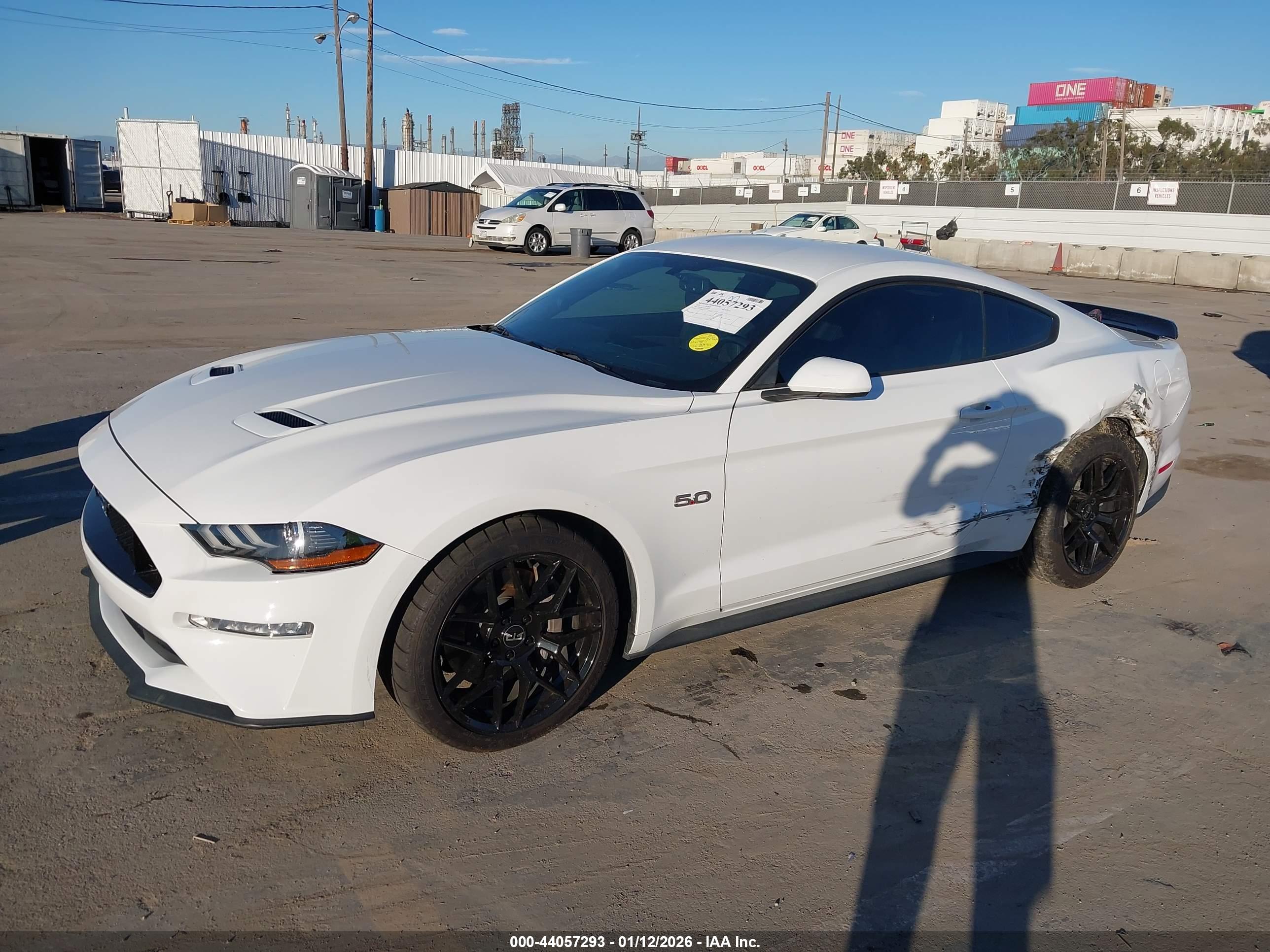 FORD MUSTANG image 2