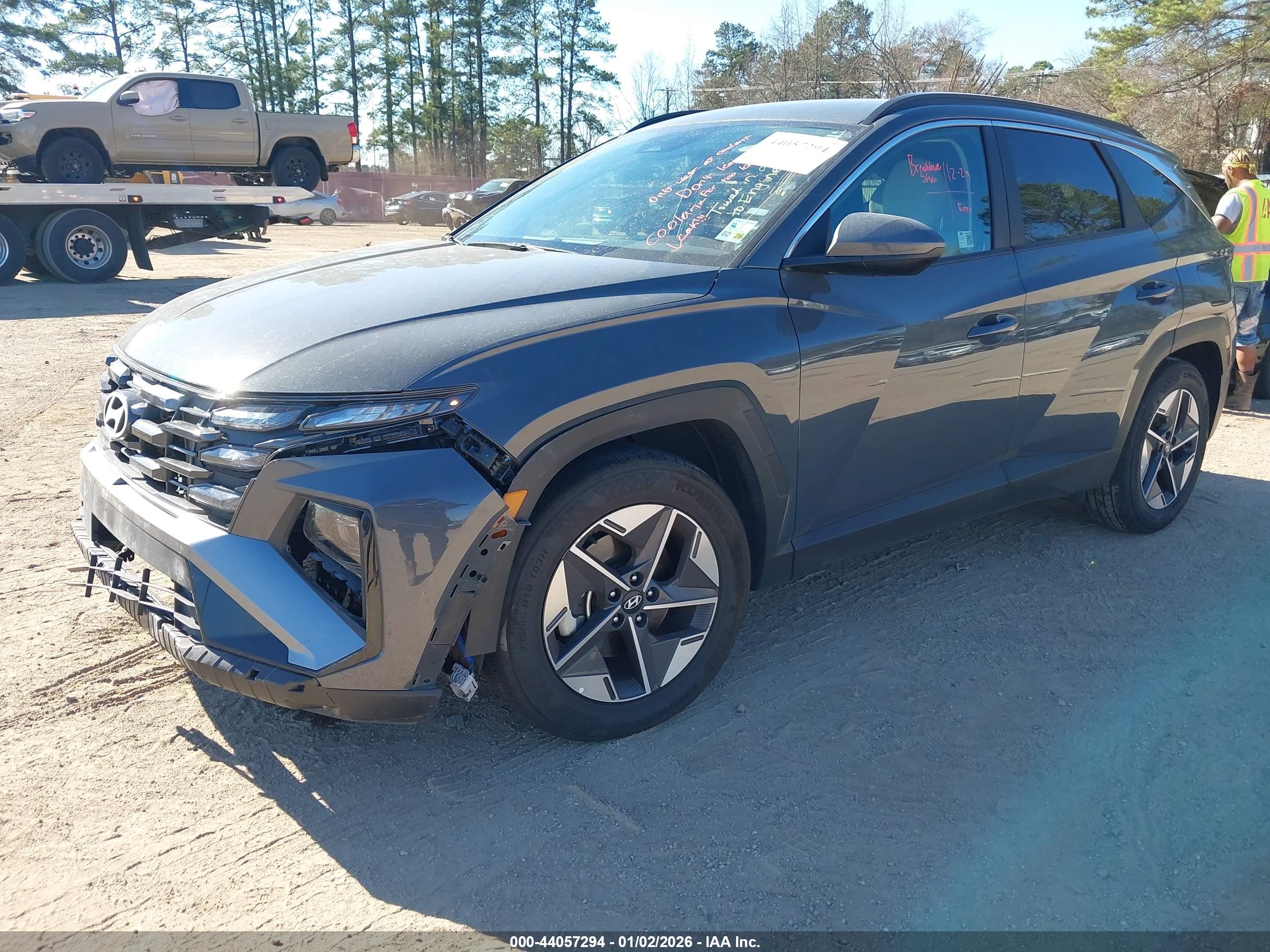 HYUNDAI TUCSON image 2