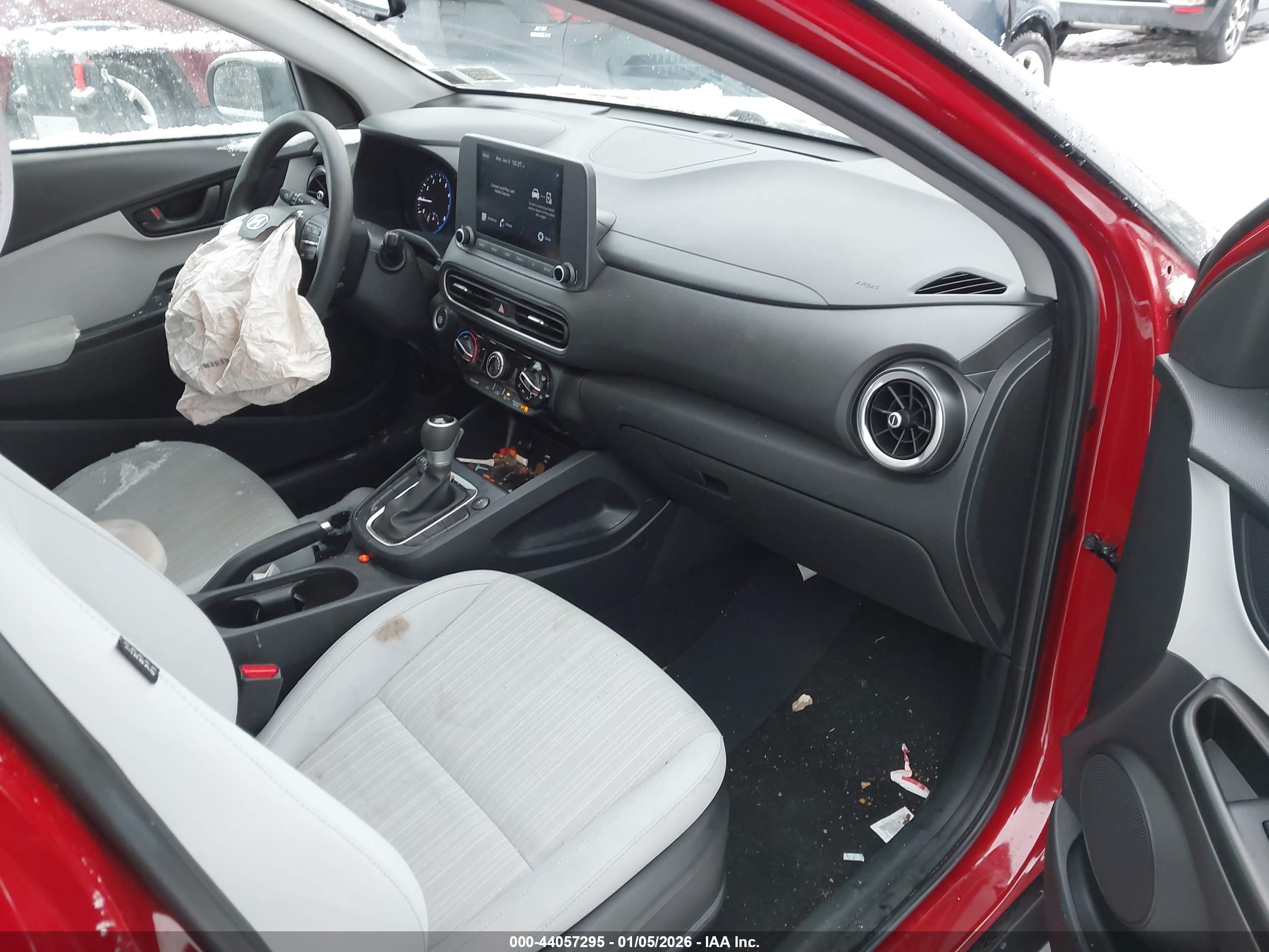 HYUNDAI KONA image 5