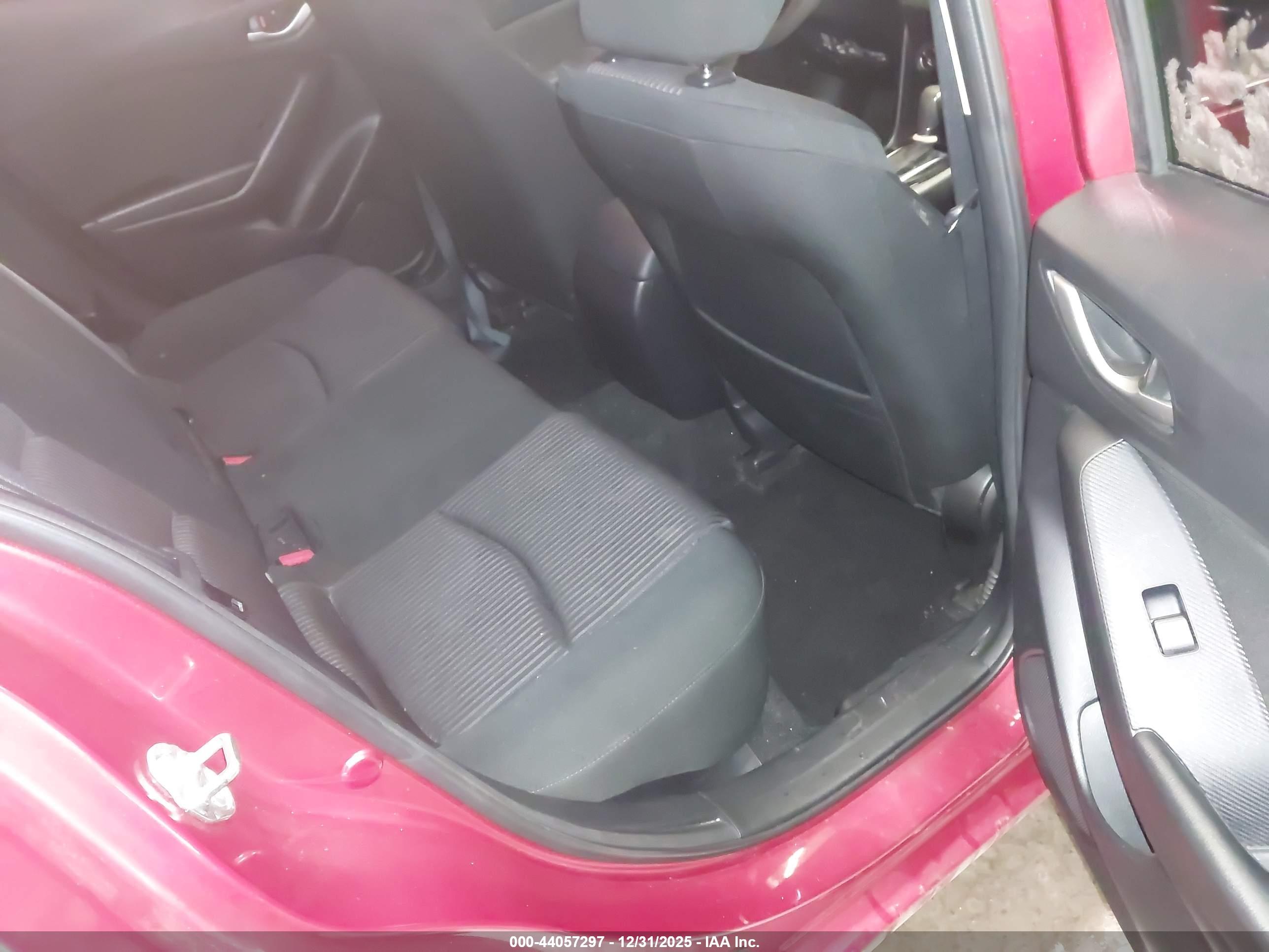 MAZDA MAZDA3 image 8