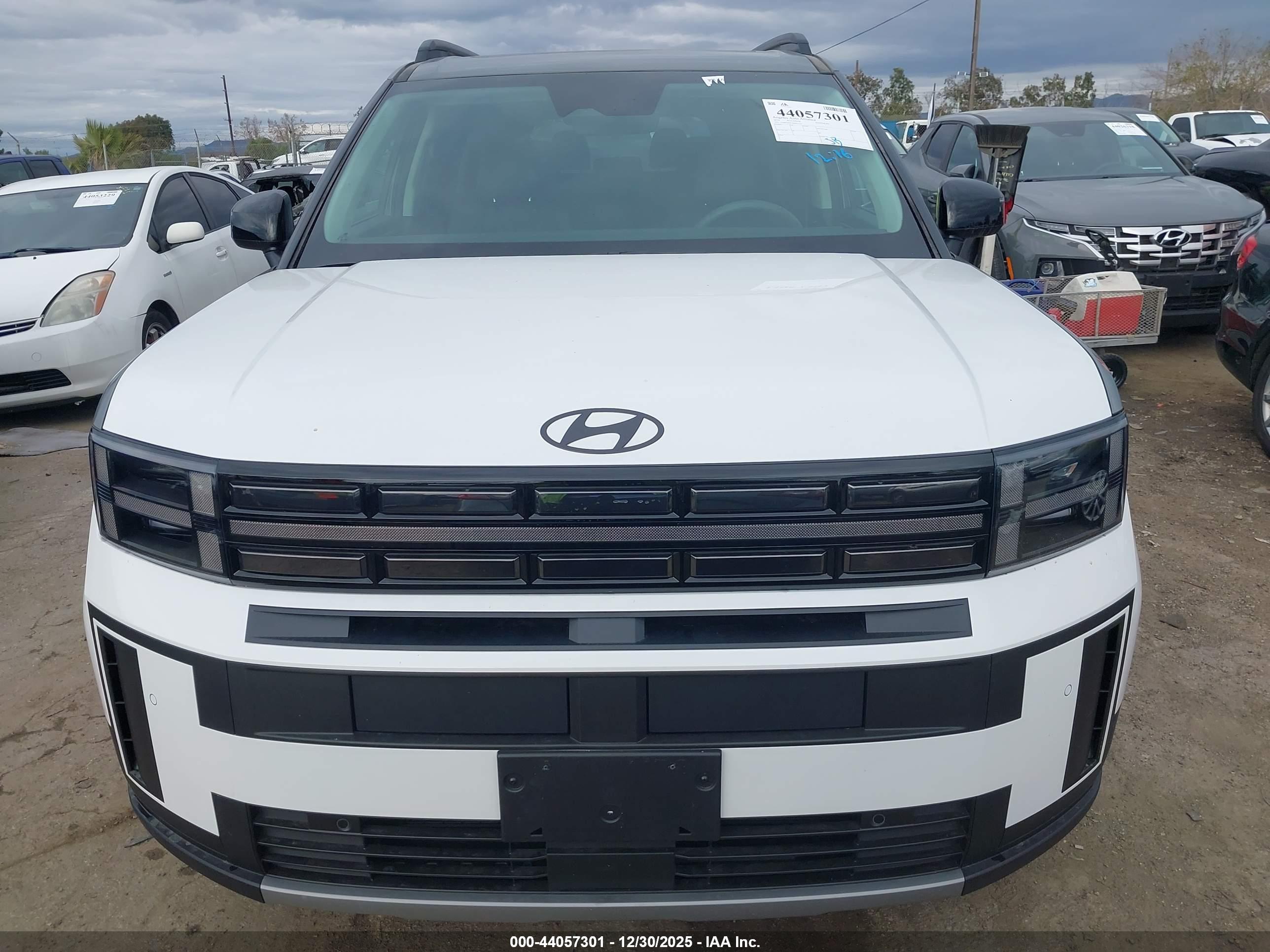 HYUNDAI SANTA image 6