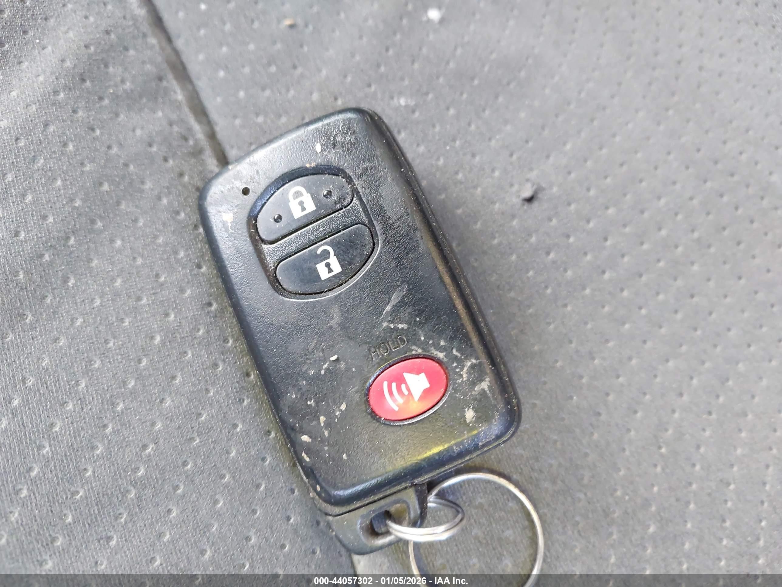 TOYOTA PRIUS image 11