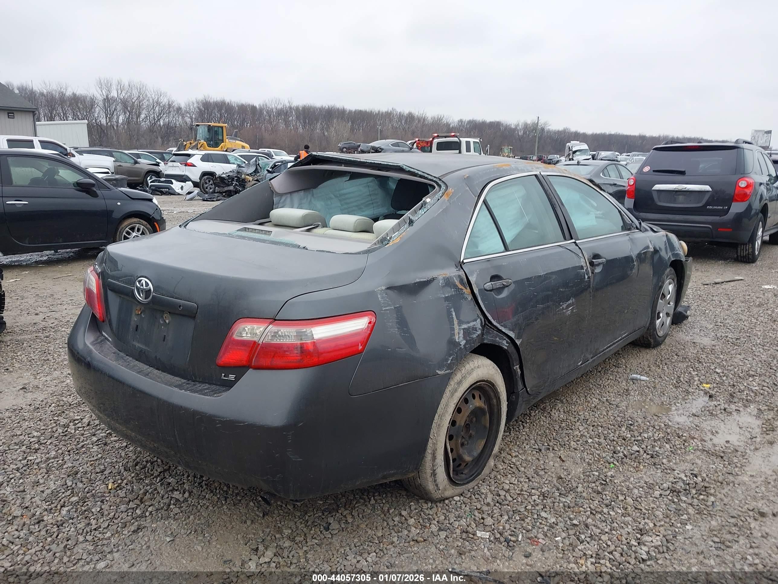 TOYOTA CAMRY image 4