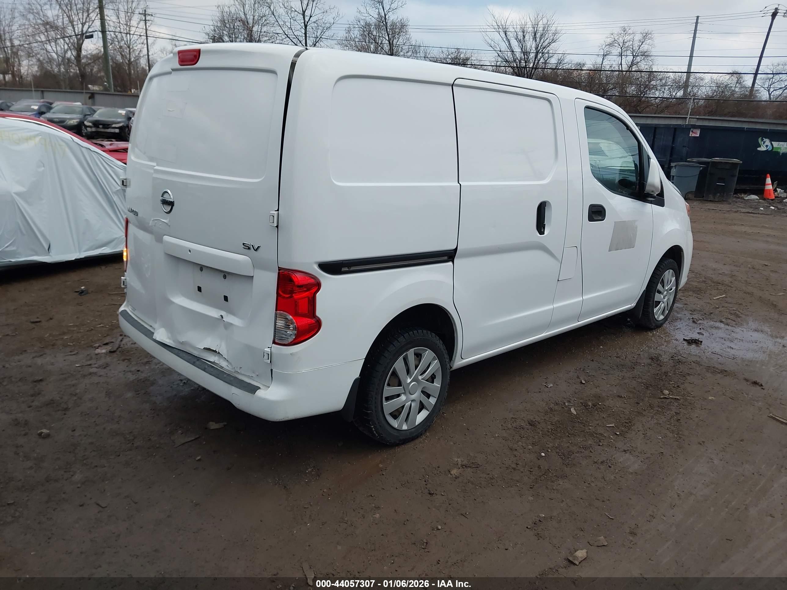 NISSAN NV200 image 4