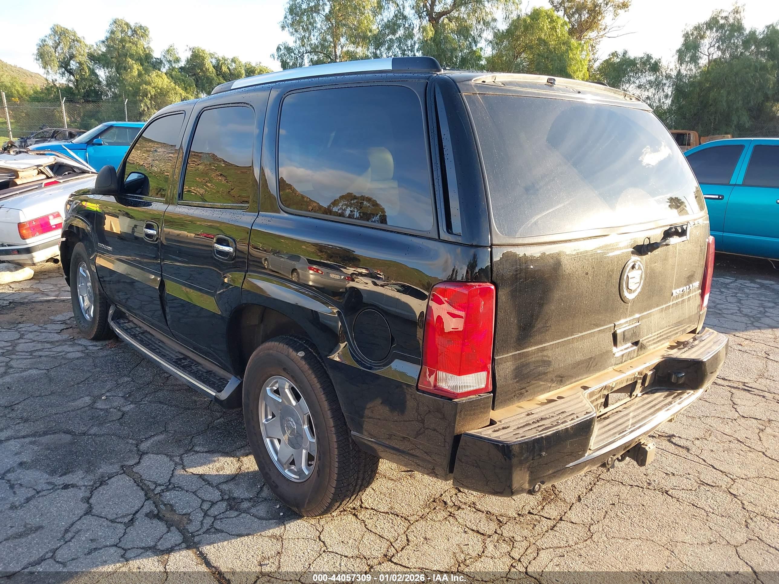 CADILLAC ESCALADE image 3