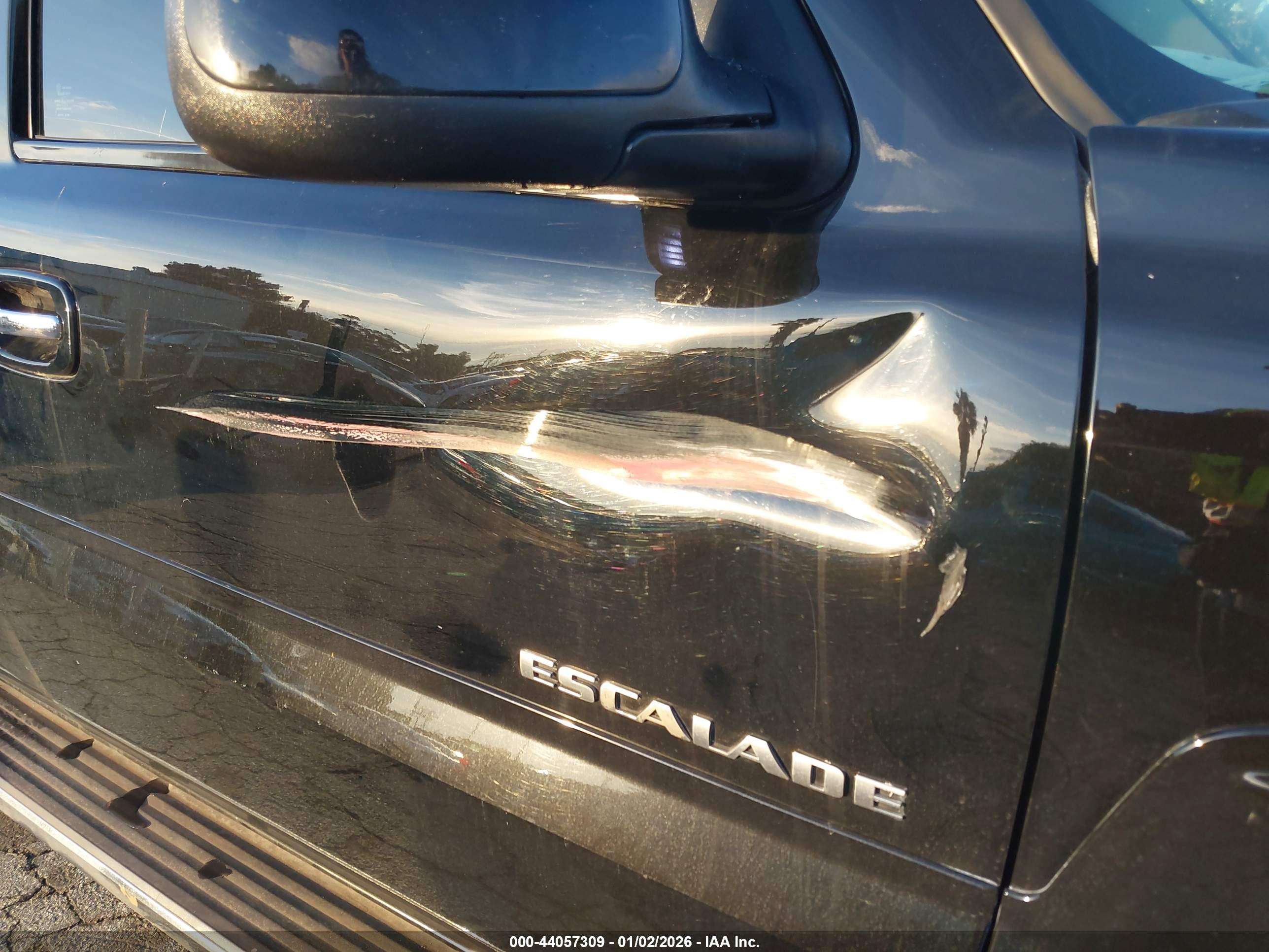 CADILLAC ESCALADE image 6
