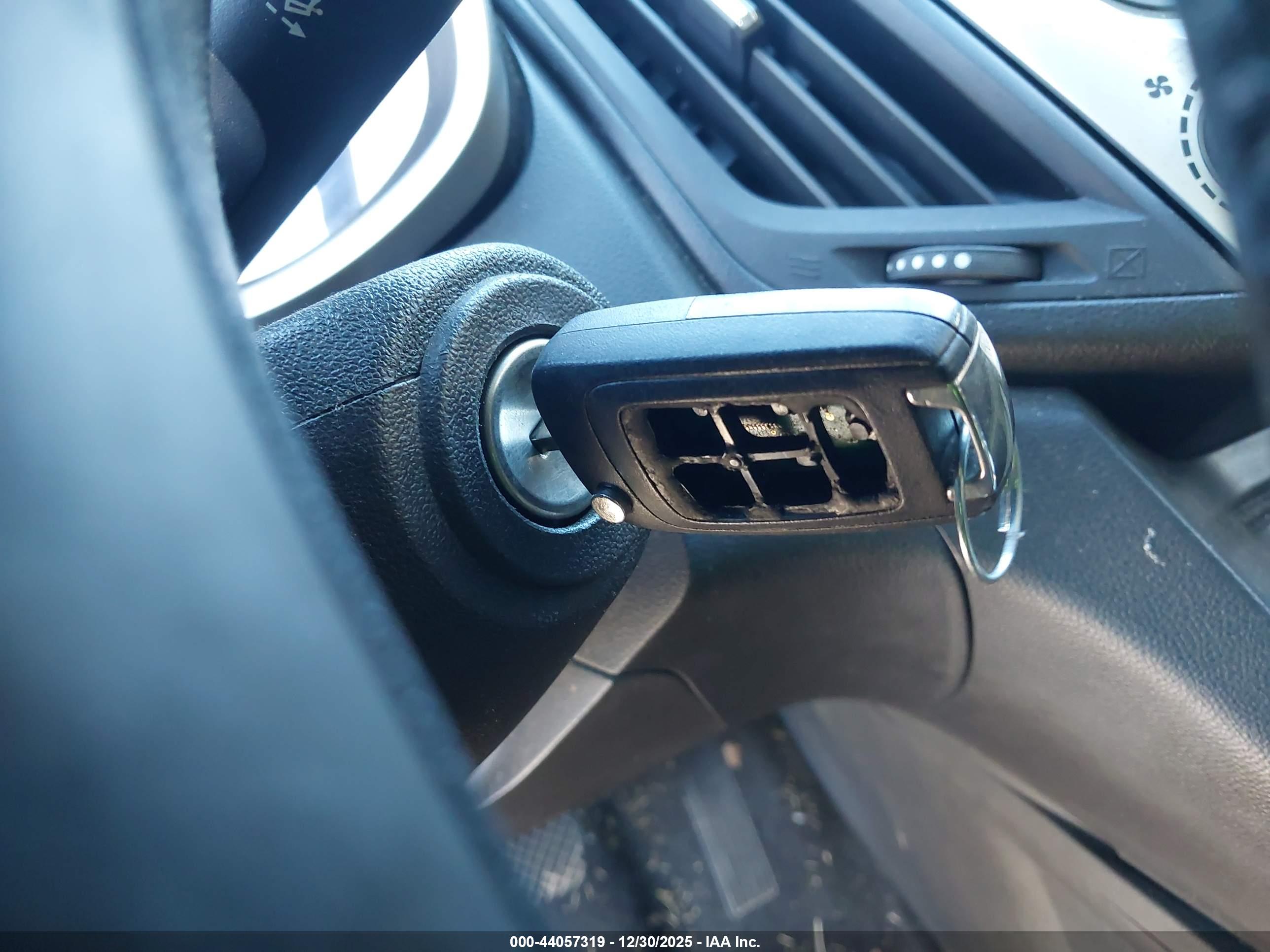 CHEVROLET EQUINOX image 11
