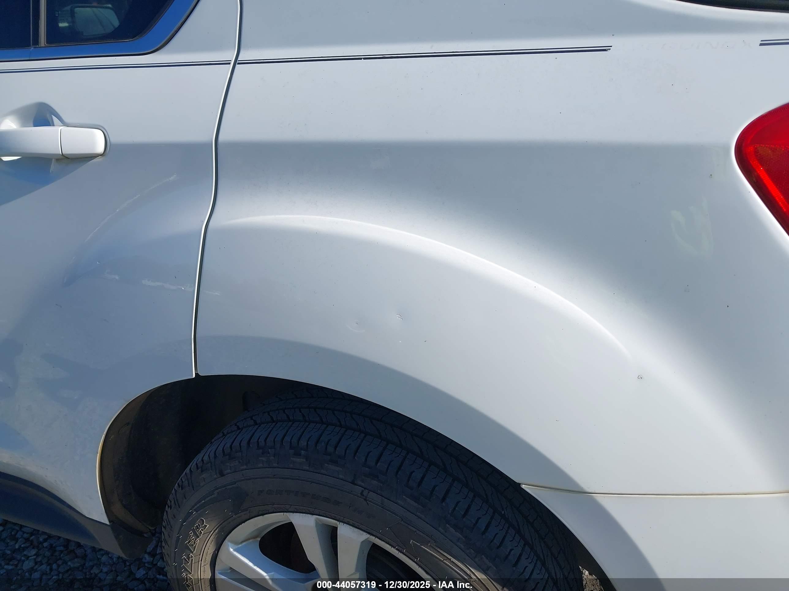 CHEVROLET EQUINOX image 6